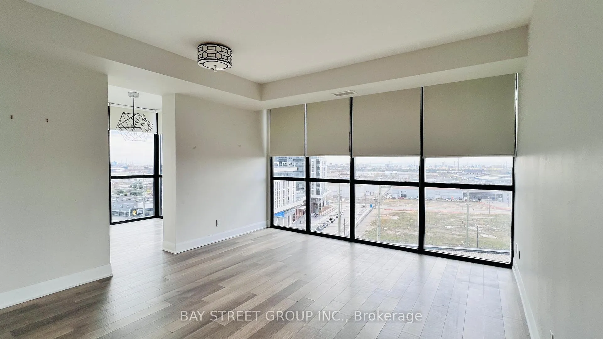 Photo 8 of Unit 803, 2900 Highway 7, Vaughan, Concord — HOMEH