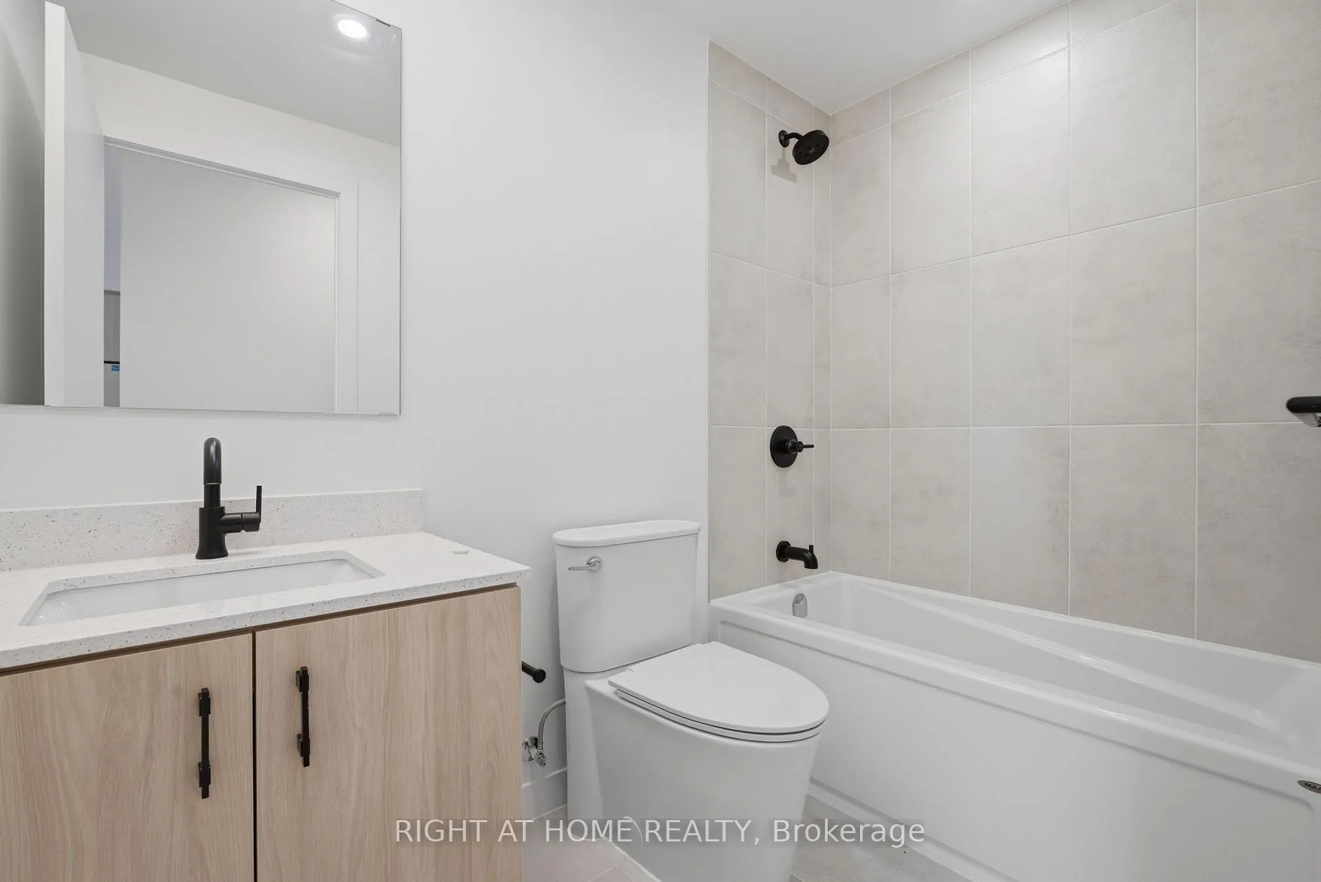 Photo 4 of Unit D1108, 4878 Powers Common, Burlington, Alton — HOMEH