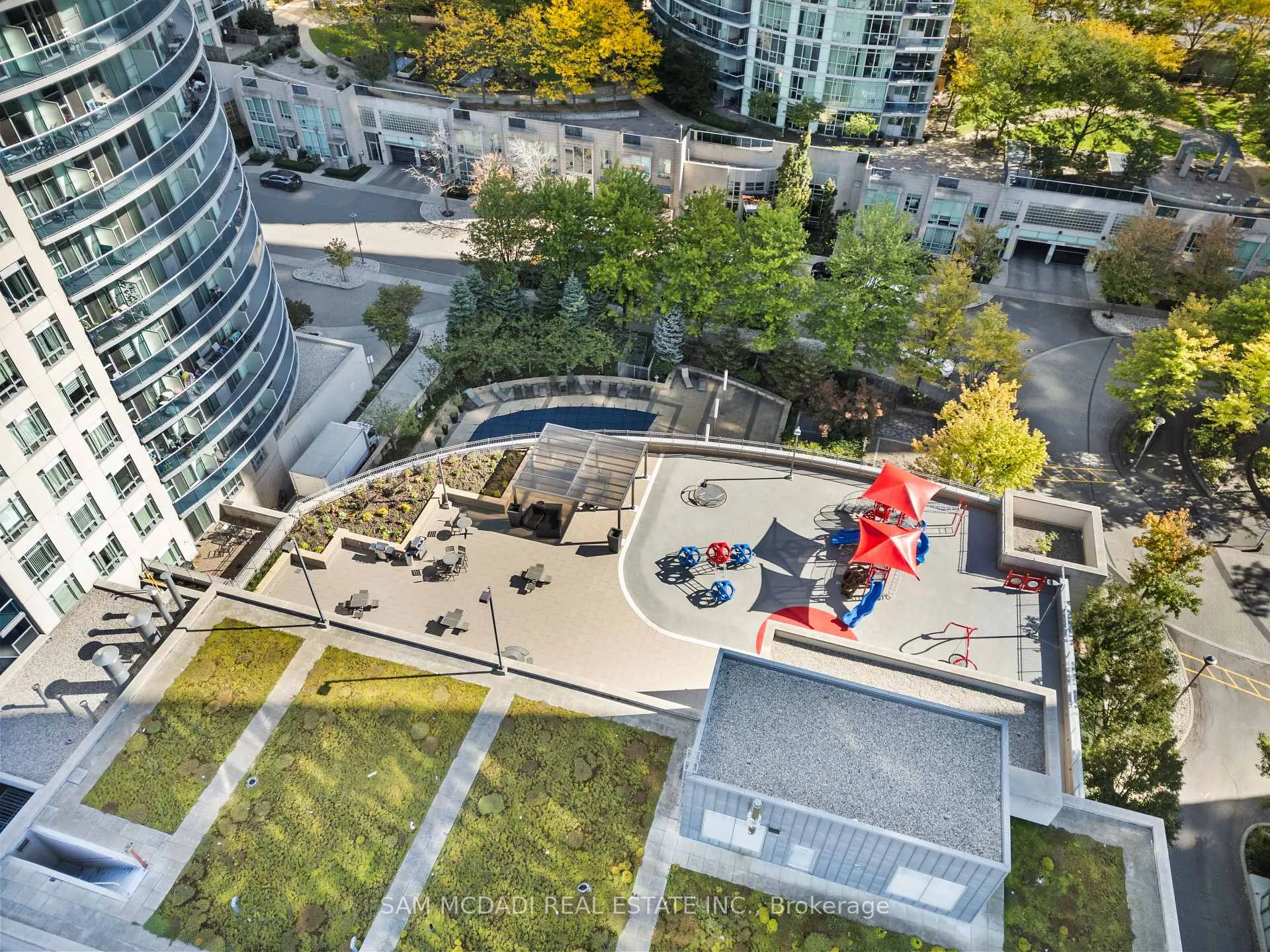 Photo 3 of Unit 1805, 80 Absolute Avenue S, Mississauga, City Centre — HOMEH