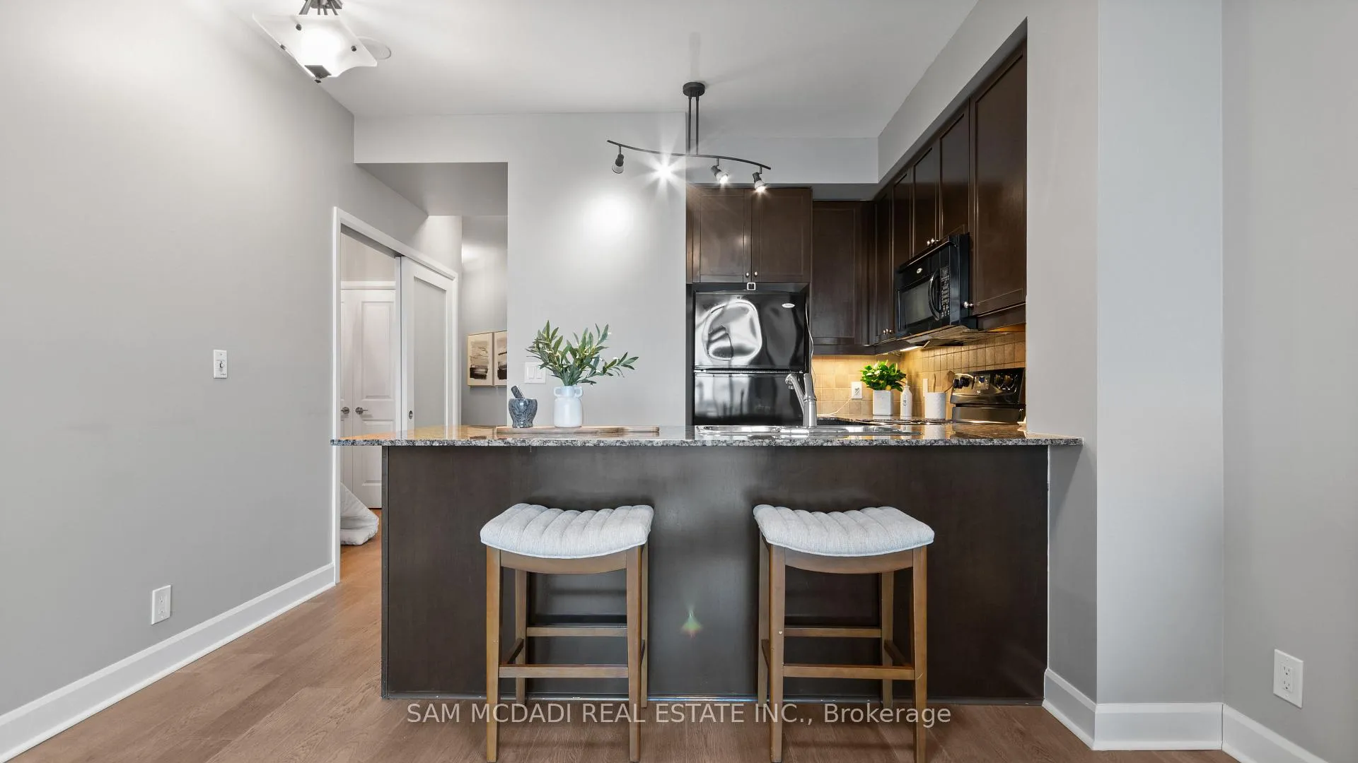 Photo 12 of Unit 1805, 80 Absolute Avenue S, Mississauga, City Centre — HOMEH