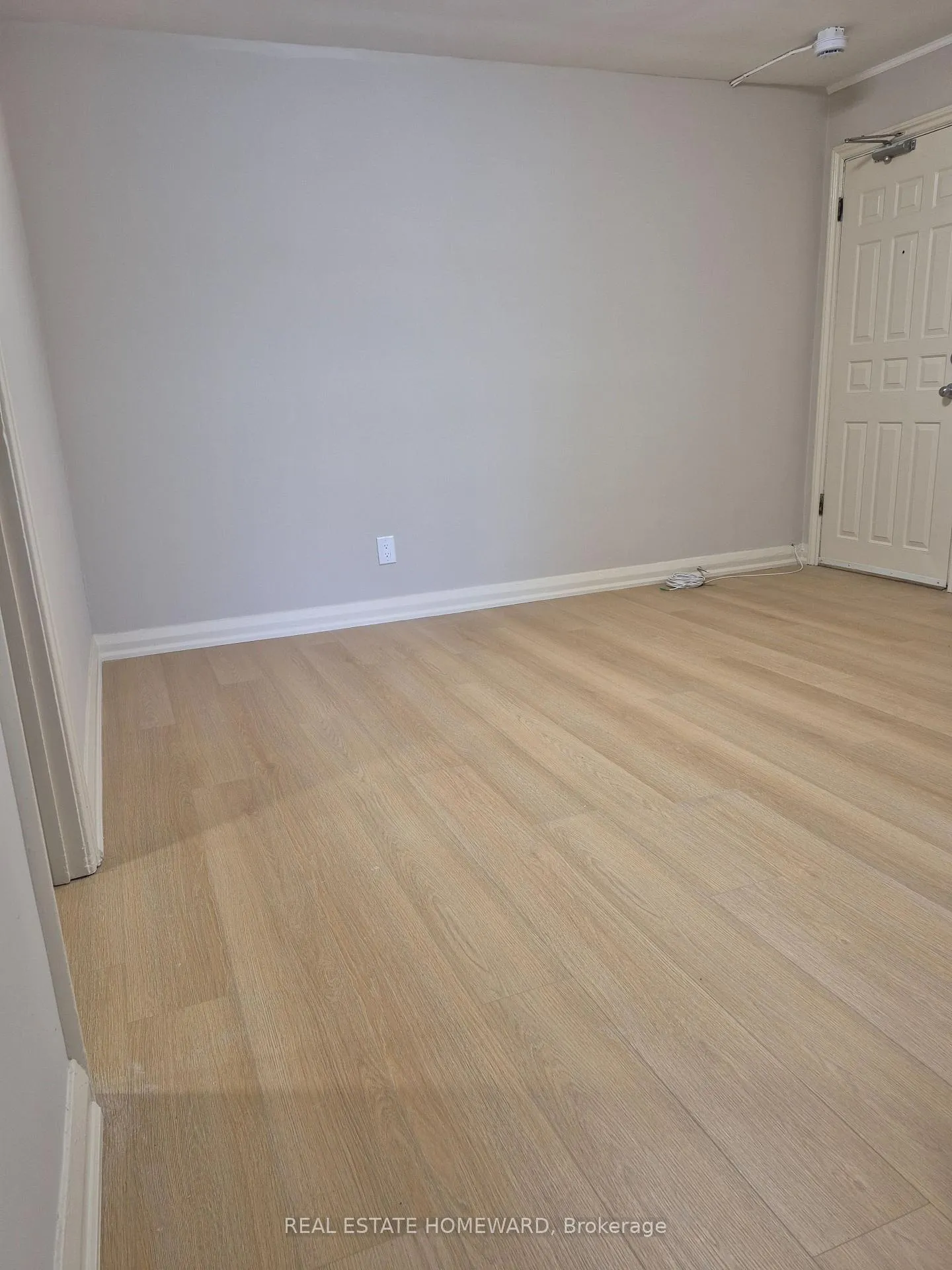 Photo 5 of Unit 4, 1066 Coxwell Avenue, Toronto, East York — HOMEH