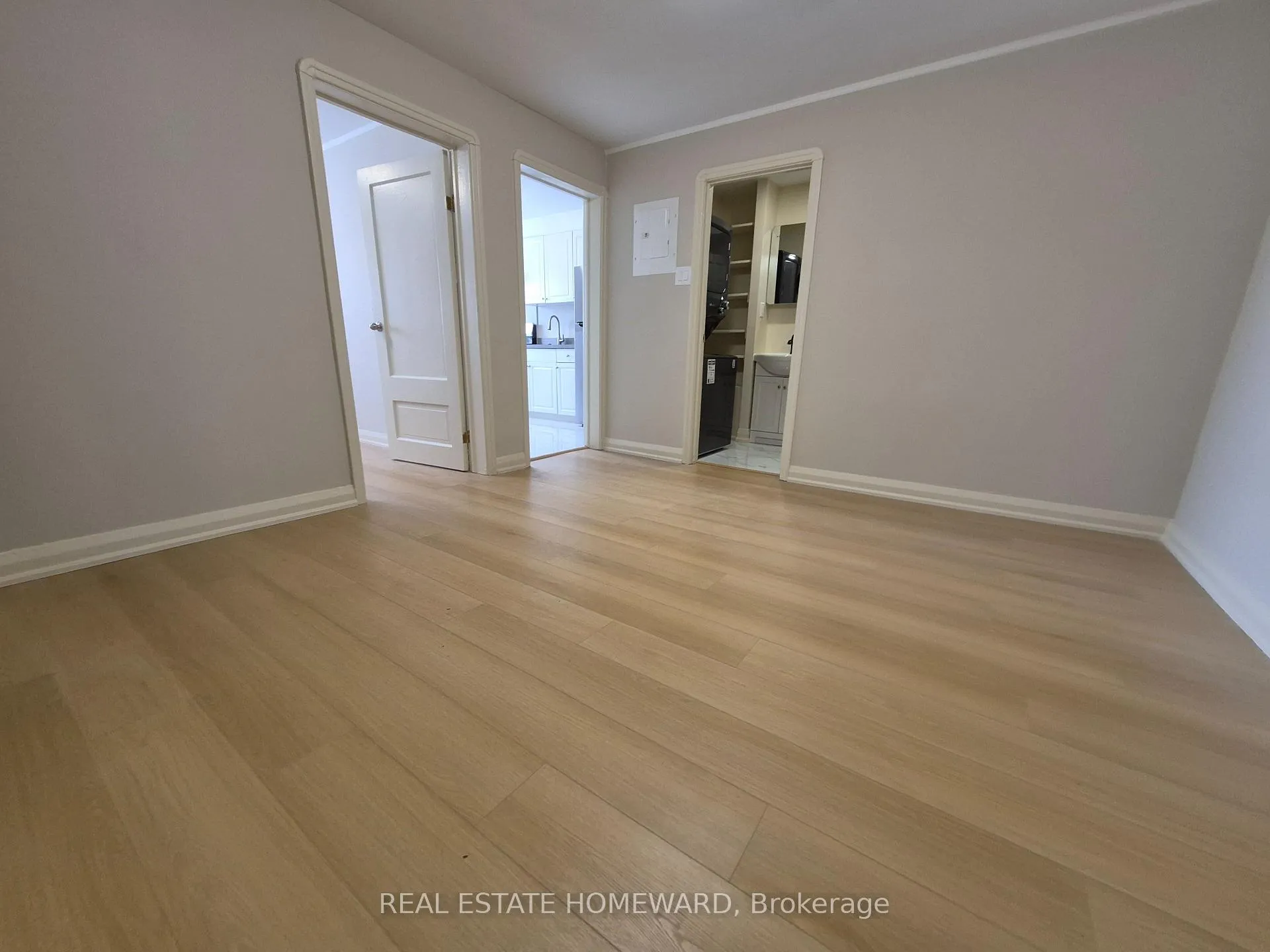 Photo 7 of Unit 4, 1066 Coxwell Avenue, Toronto, East York — HOMEH