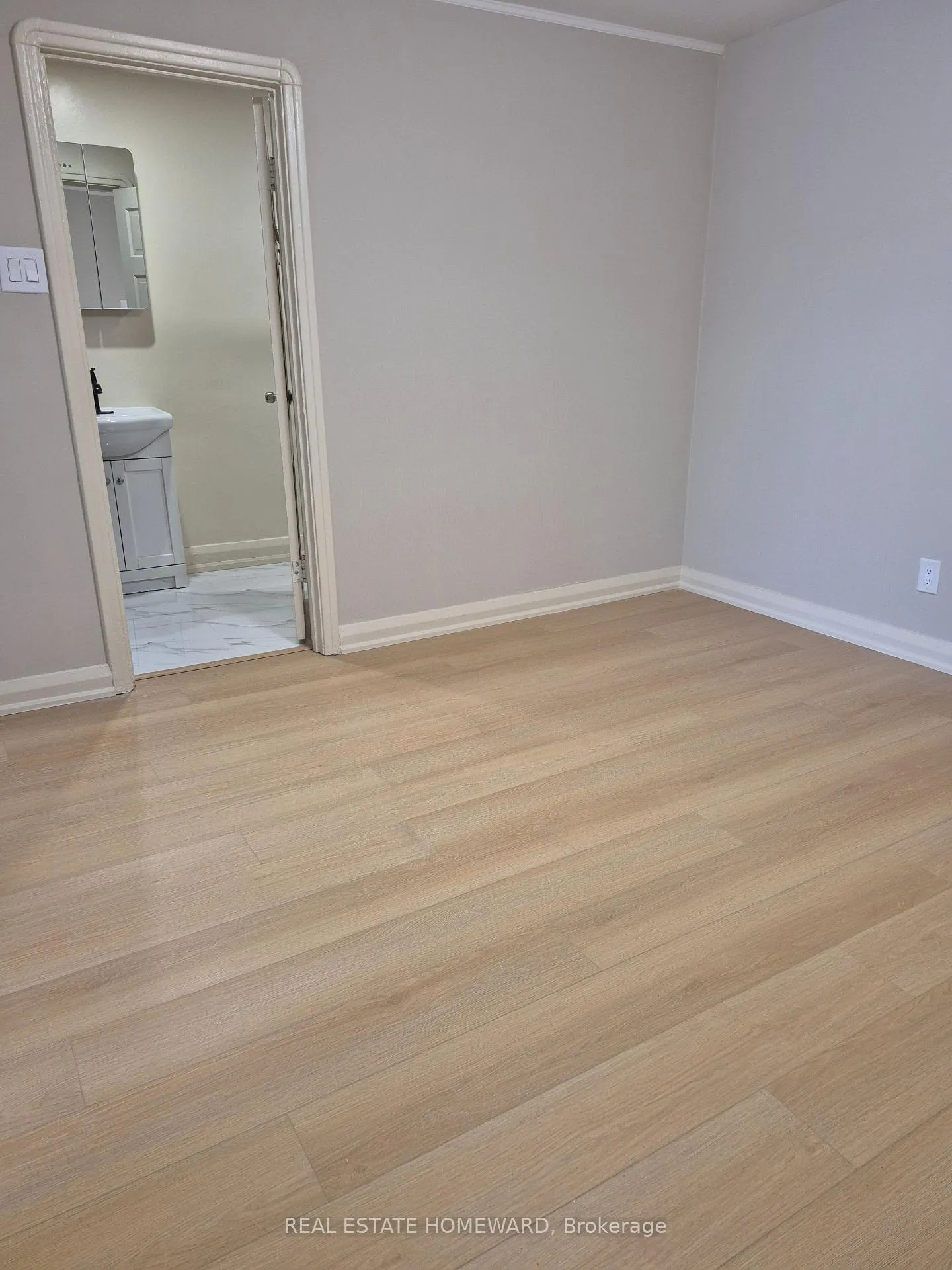 Photo 8 of Unit 4, 1066 Coxwell Avenue, Toronto, East York — HOMEH