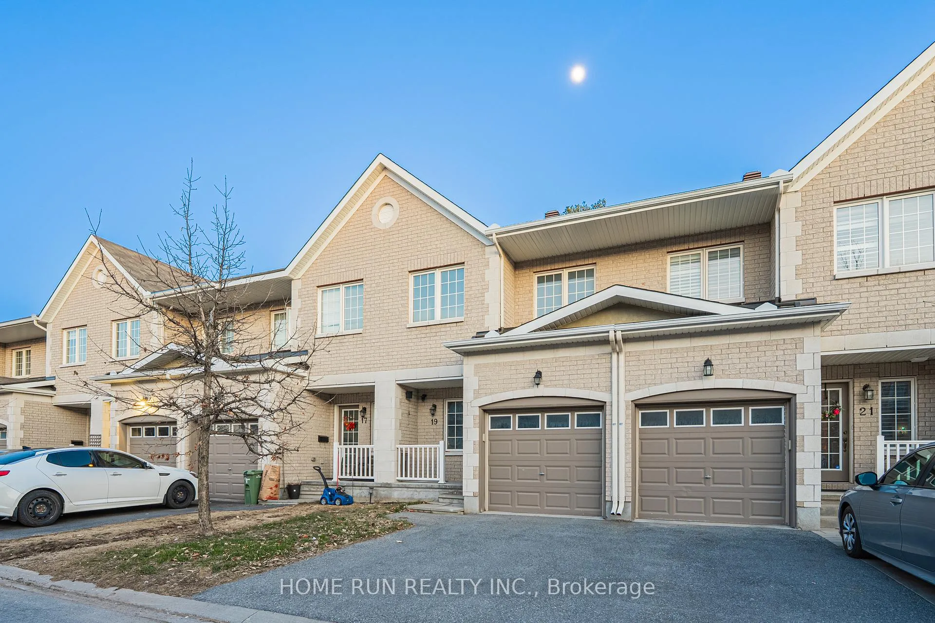 Photo 2 of 19 Dundalk Private, Ottawa, Barrhaven - Stonebridge — HOMEH