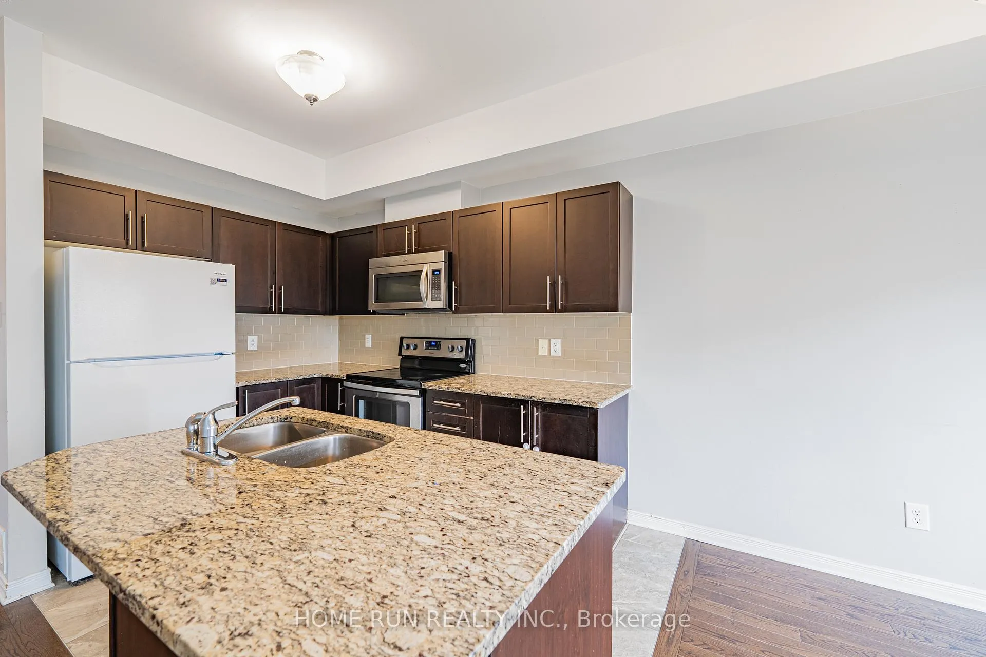 Photo 13 of 19 Dundalk Private, Ottawa, Barrhaven - Stonebridge — HOMEH