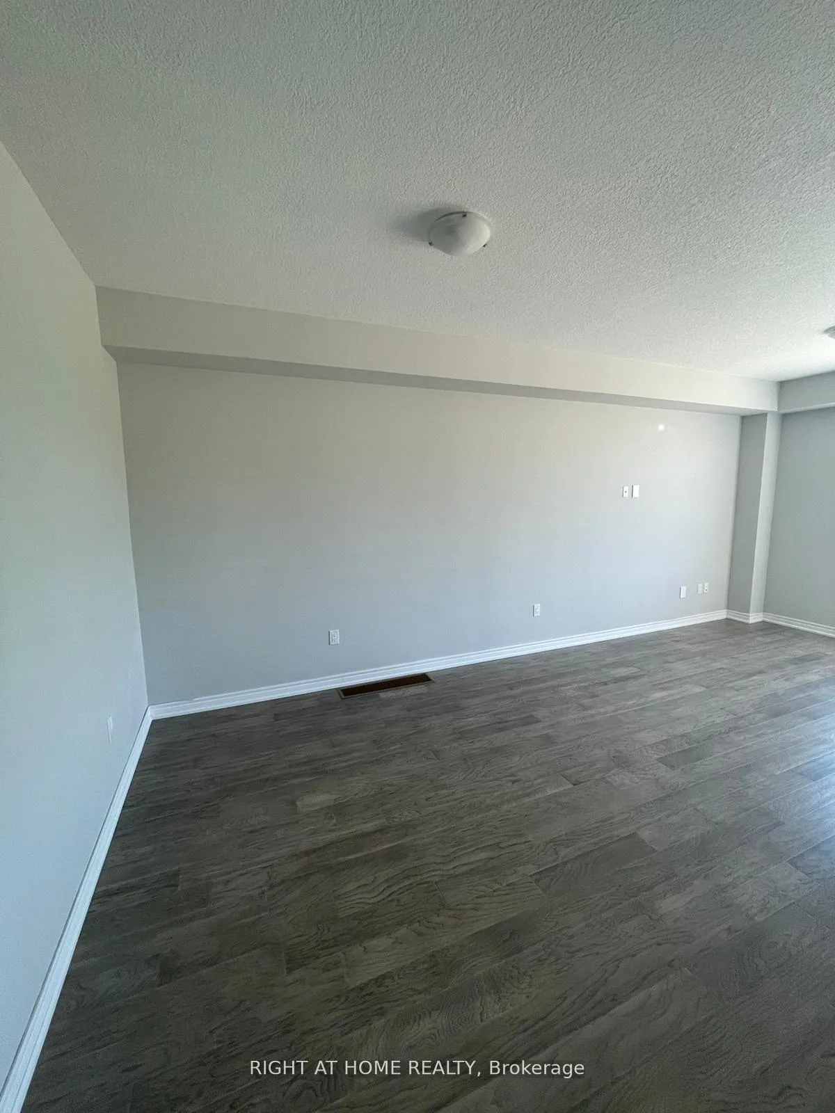 Photo 5 of 109 Aquasanta Crescent, Hamilton, Ryckmans — HOMEH