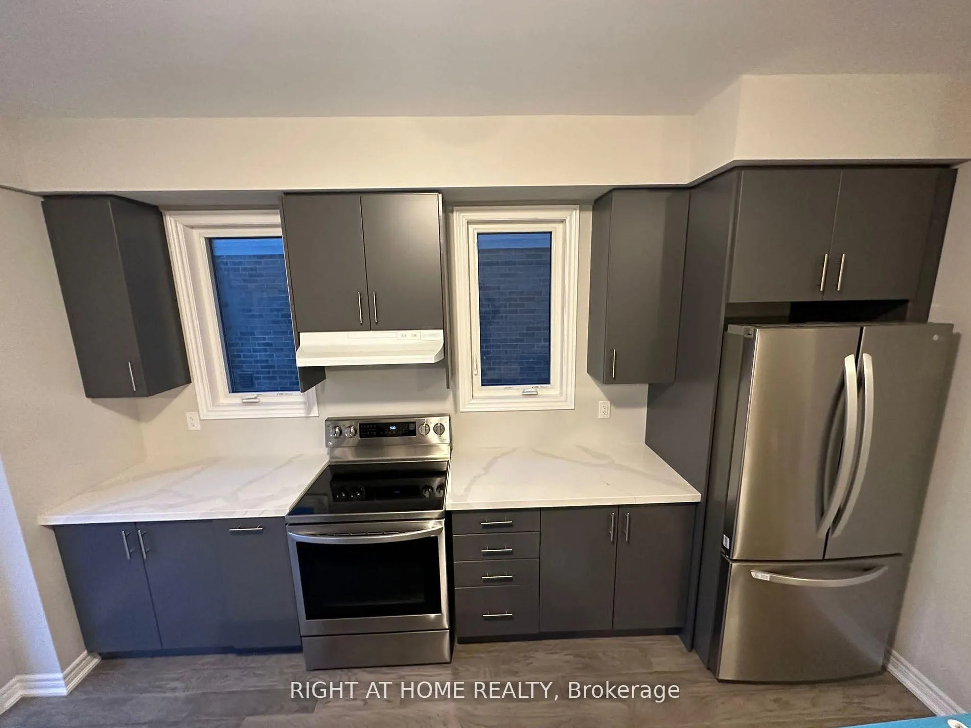 Photo 7 of 109 Aquasanta Crescent, Hamilton, Ryckmans — HOMEH