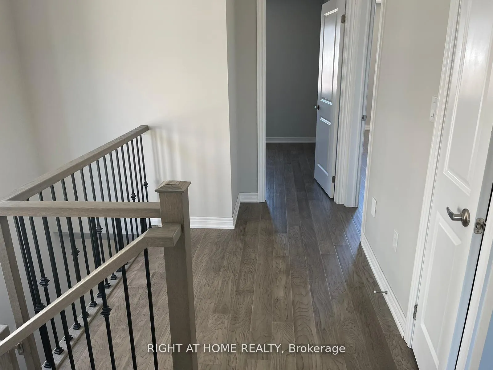 Photo 14 of 109 Aquasanta Crescent, Hamilton, Ryckmans — HOMEH