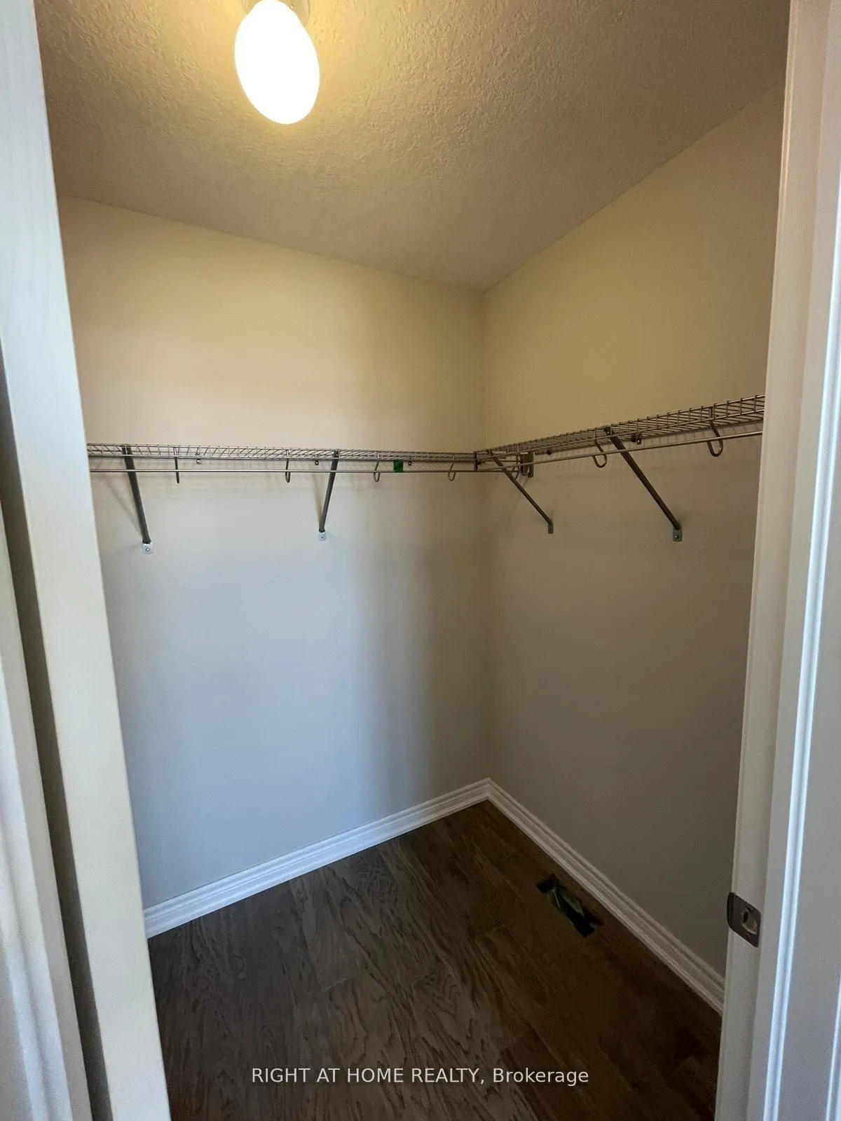 Photo 17 of 109 Aquasanta Crescent, Hamilton, Ryckmans — HOMEH