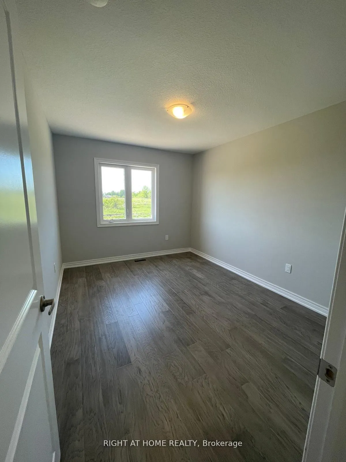 Photo 20 of 109 Aquasanta Crescent, Hamilton, Ryckmans — HOMEH