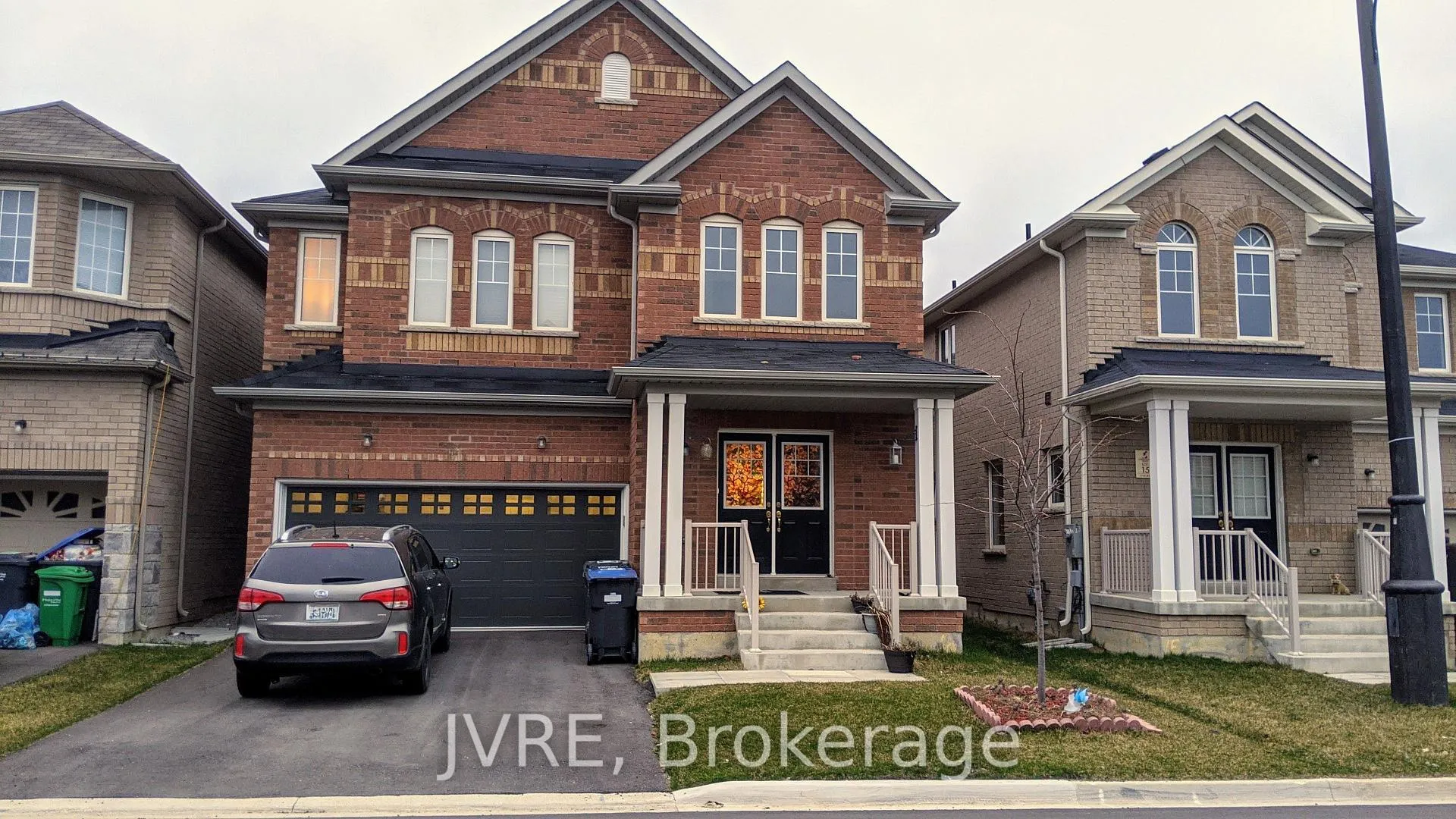 Photo 1 of 31 Cookview Drive, Brampton, Sandringham-Wellington — HOMEH