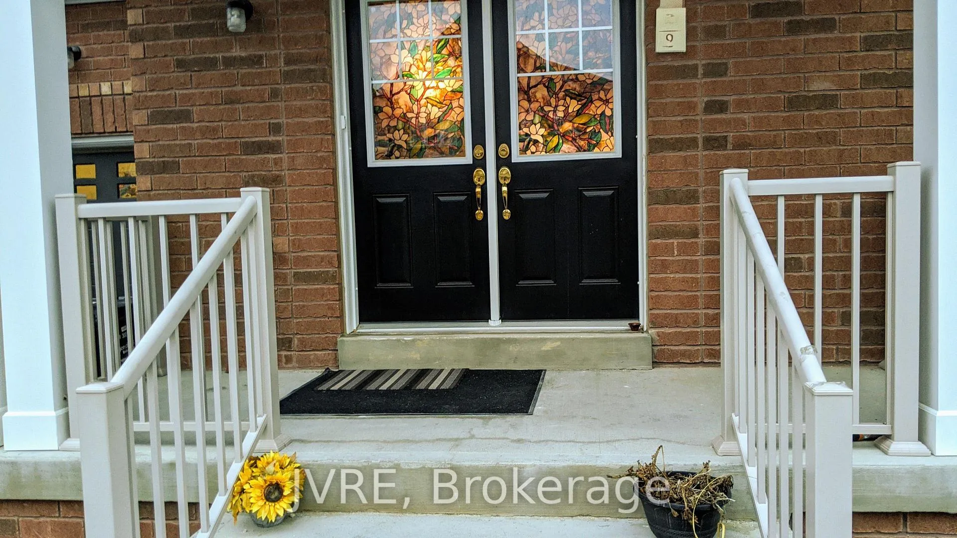 Photo 2 of 31 Cookview Drive, Brampton, Sandringham-Wellington — HOMEH