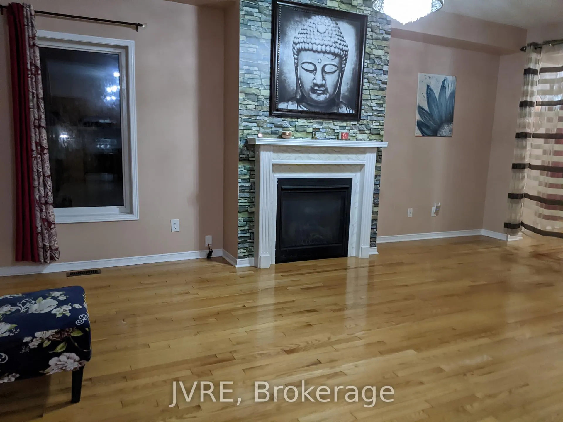 Photo 7 of 31 Cookview Drive, Brampton, Sandringham-Wellington — HOMEH