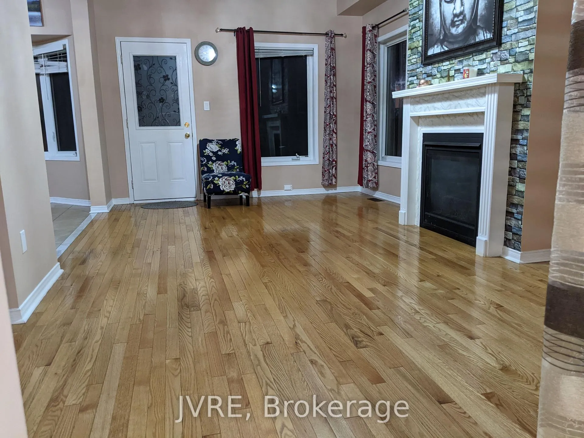Photo 9 of 31 Cookview Drive, Brampton, Sandringham-Wellington — HOMEH