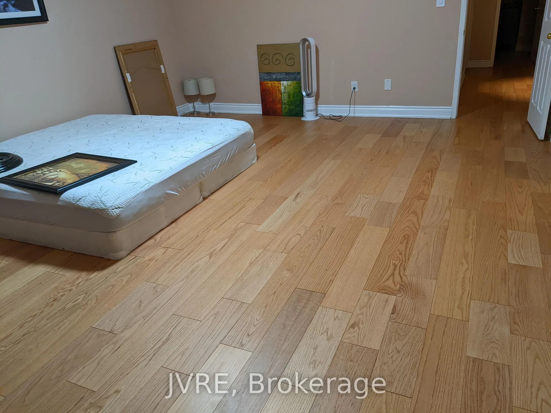 Photo 10 of 31 Cookview Drive, Brampton, Sandringham-Wellington — HOMEH