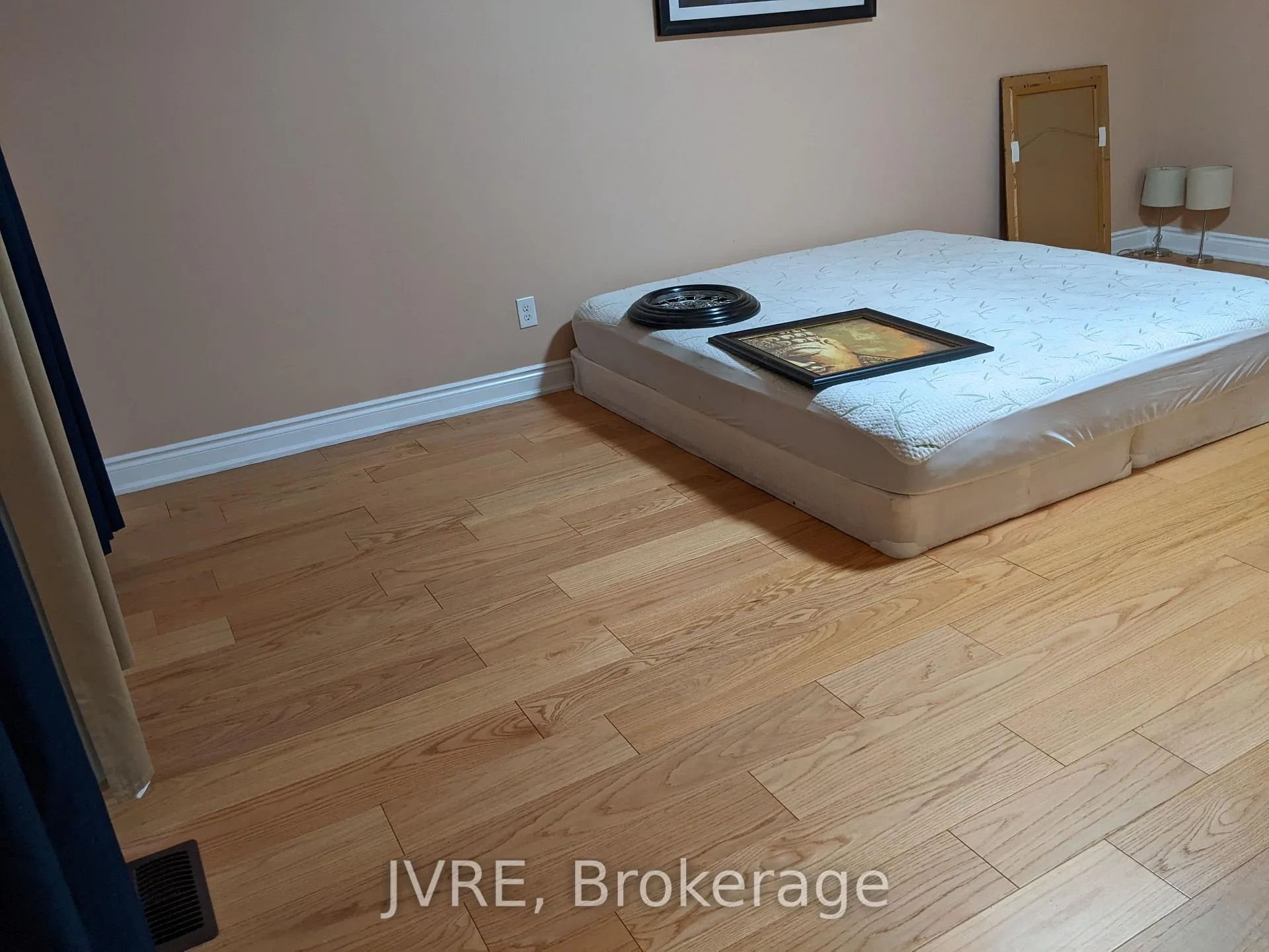 Photo 11 of 31 Cookview Drive, Brampton, Sandringham-Wellington — HOMEH