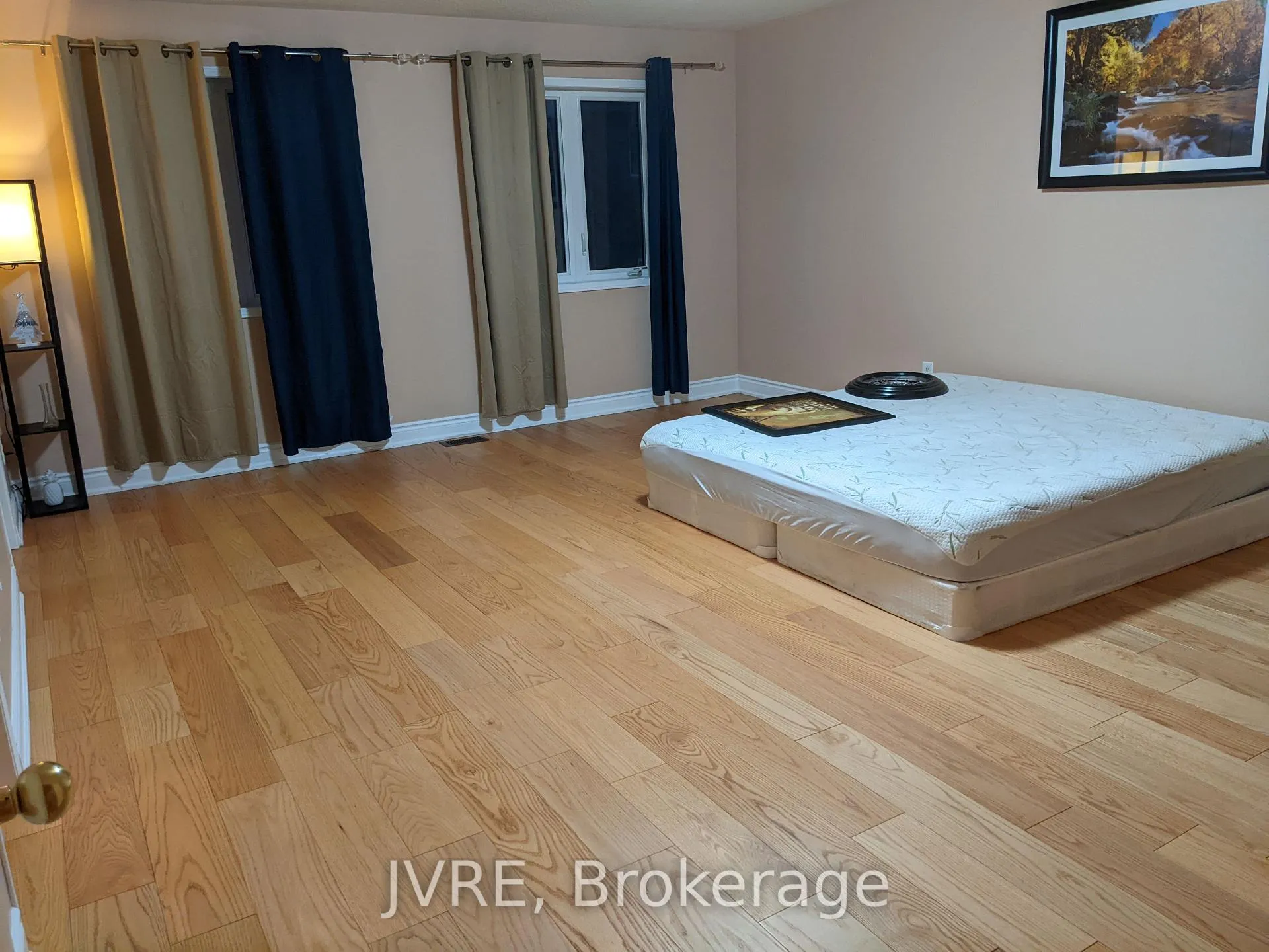 Photo 12 of 31 Cookview Drive, Brampton, Sandringham-Wellington — HOMEH