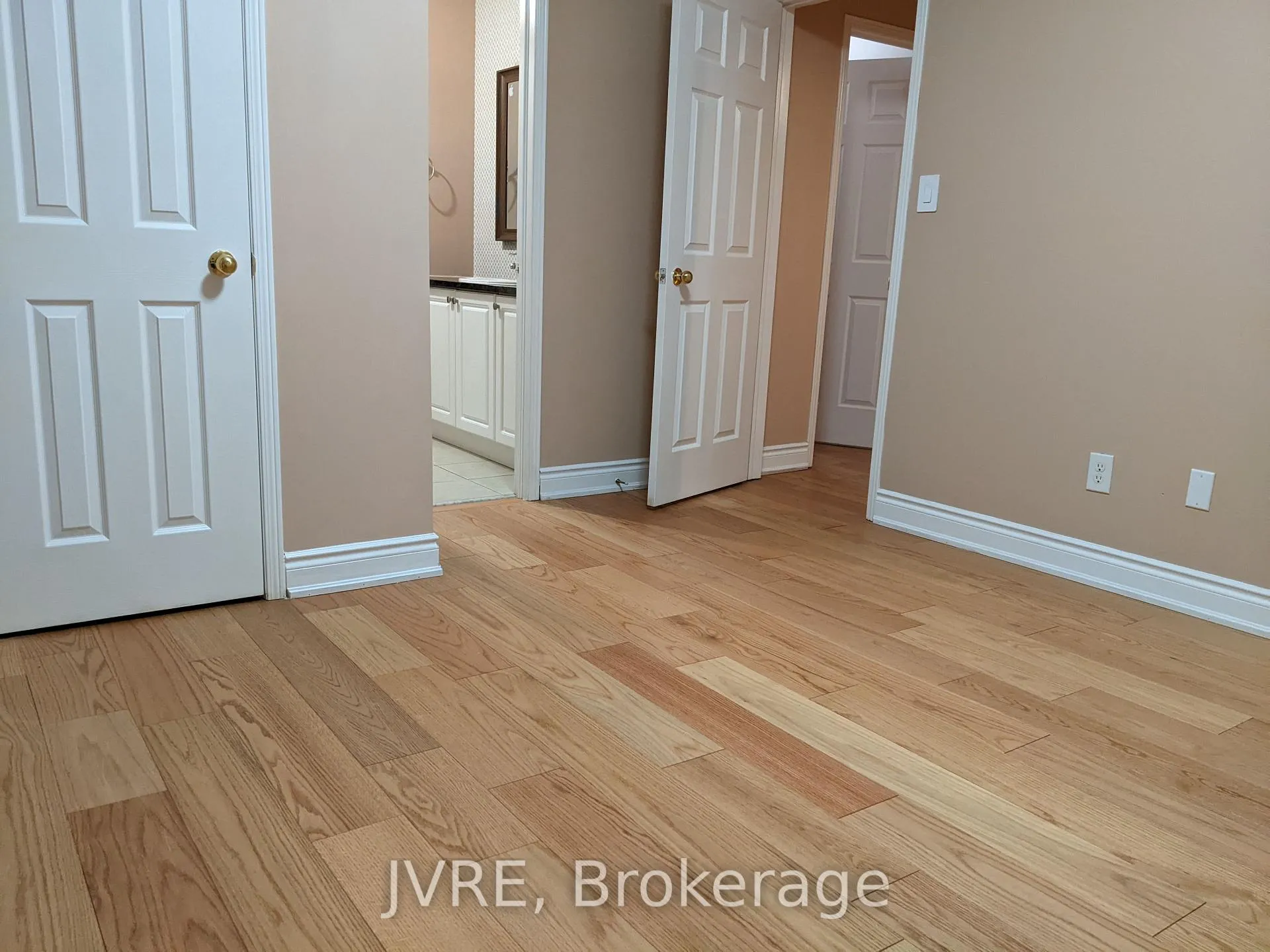 Photo 16 of 31 Cookview Drive, Brampton, Sandringham-Wellington — HOMEH