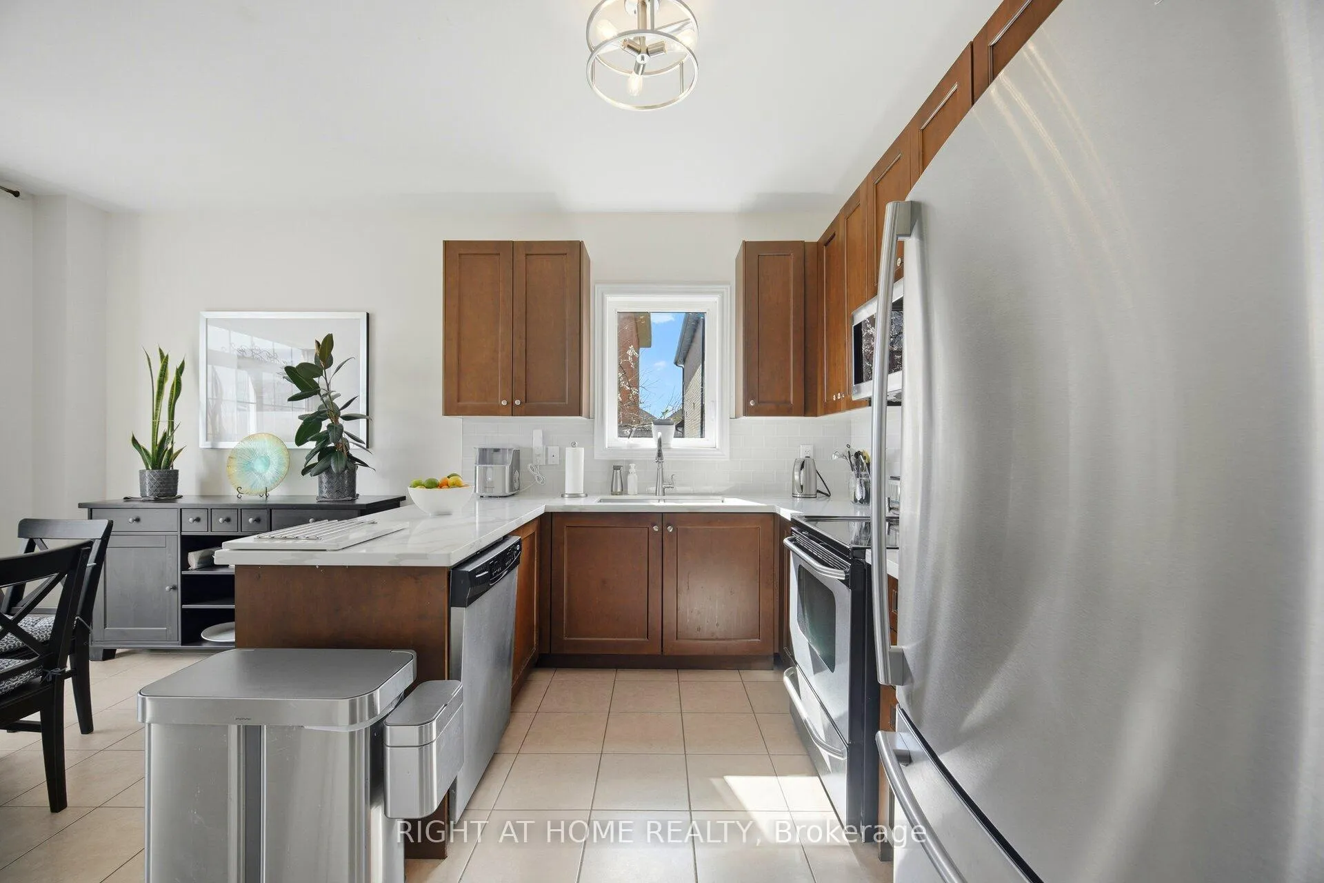 Photo 9 of 333 Sunny Meadow Boulevard, Brampton, Sandringham-Wellington — HOMEH