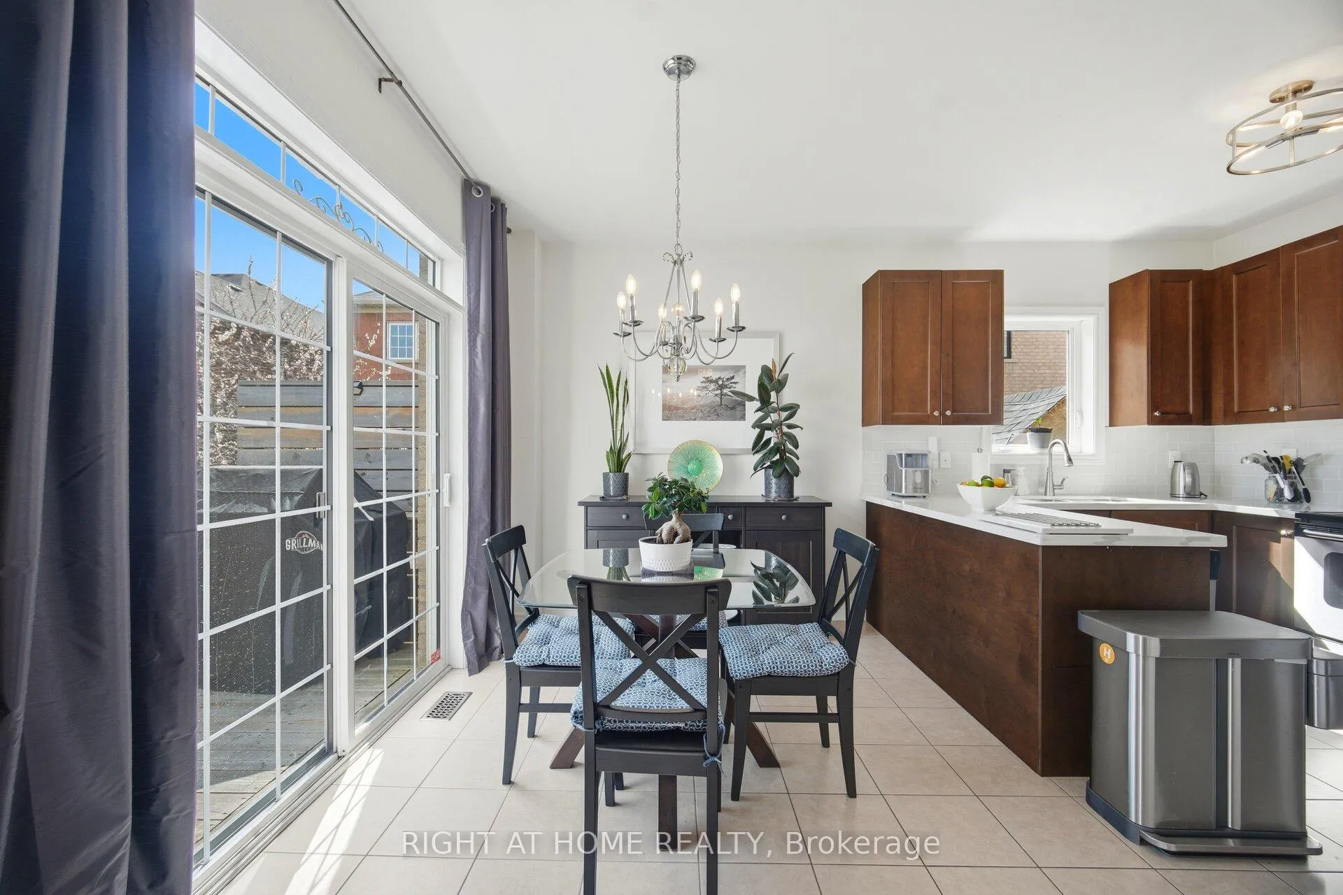 Photo 10 of 333 Sunny Meadow Boulevard, Brampton, Sandringham-Wellington — HOMEH