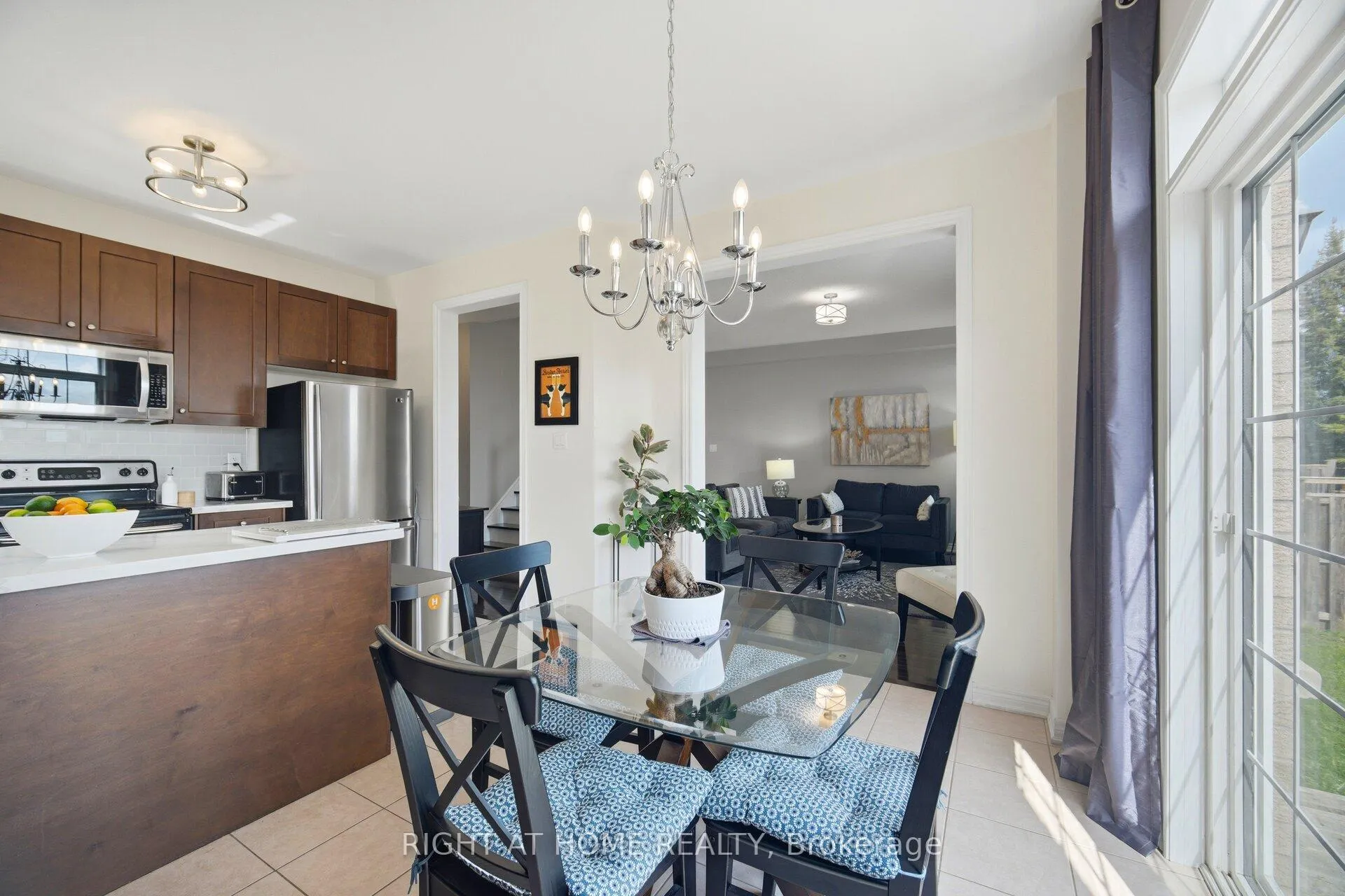 Photo 11 of 333 Sunny Meadow Boulevard, Brampton, Sandringham-Wellington — HOMEH