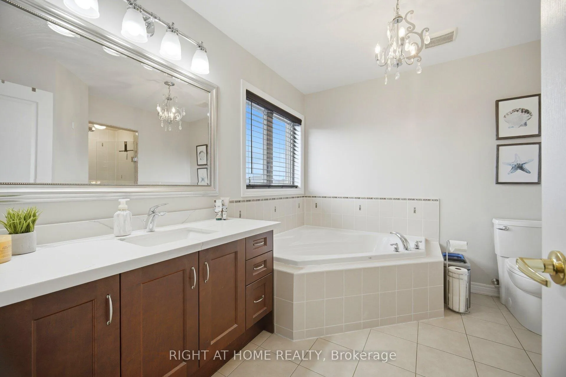 Photo 25 of 333 Sunny Meadow Boulevard, Brampton, Sandringham-Wellington — HOMEH
