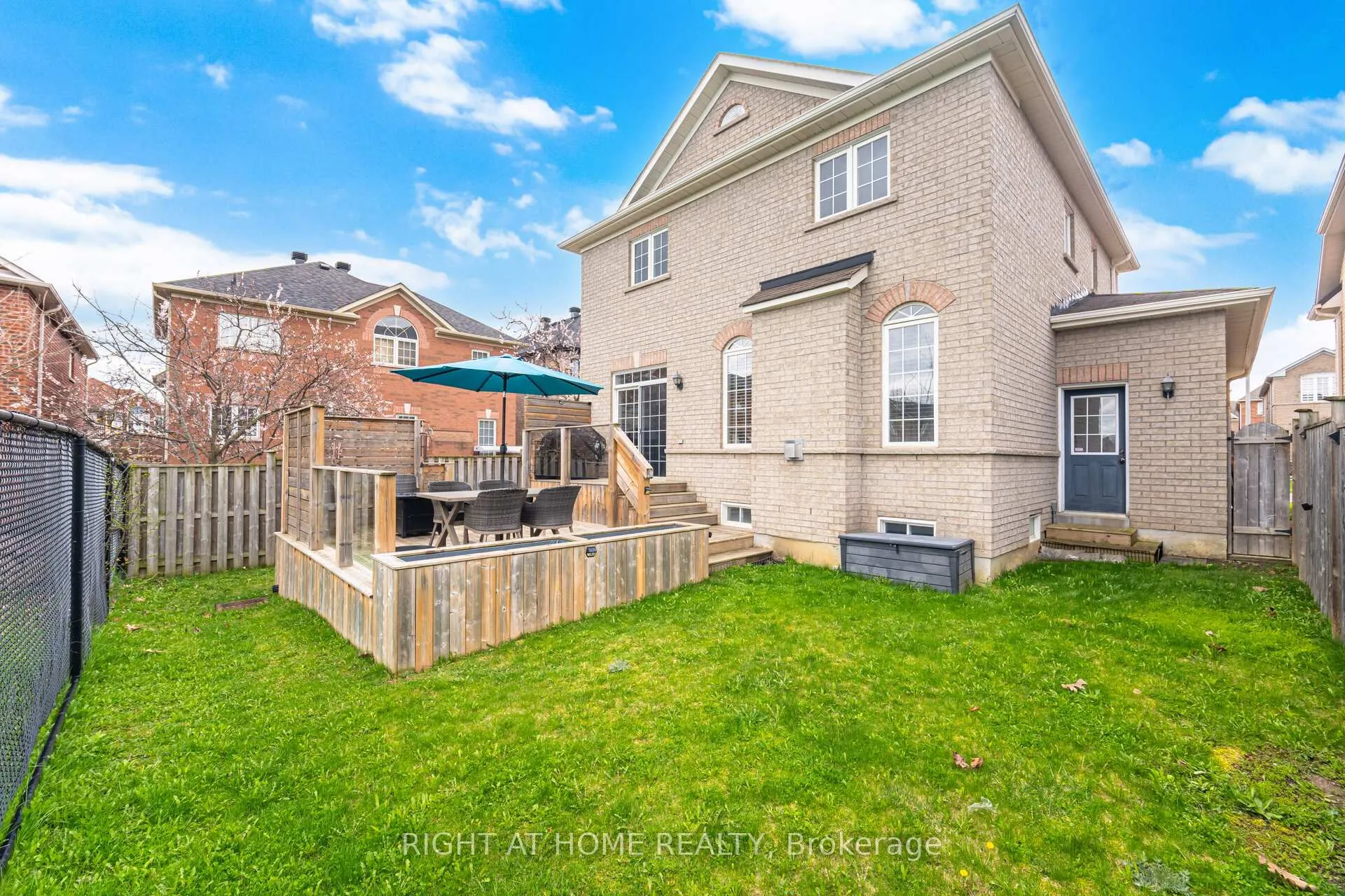 Photo 40 of 333 Sunny Meadow Boulevard, Brampton, Sandringham-Wellington — HOMEH