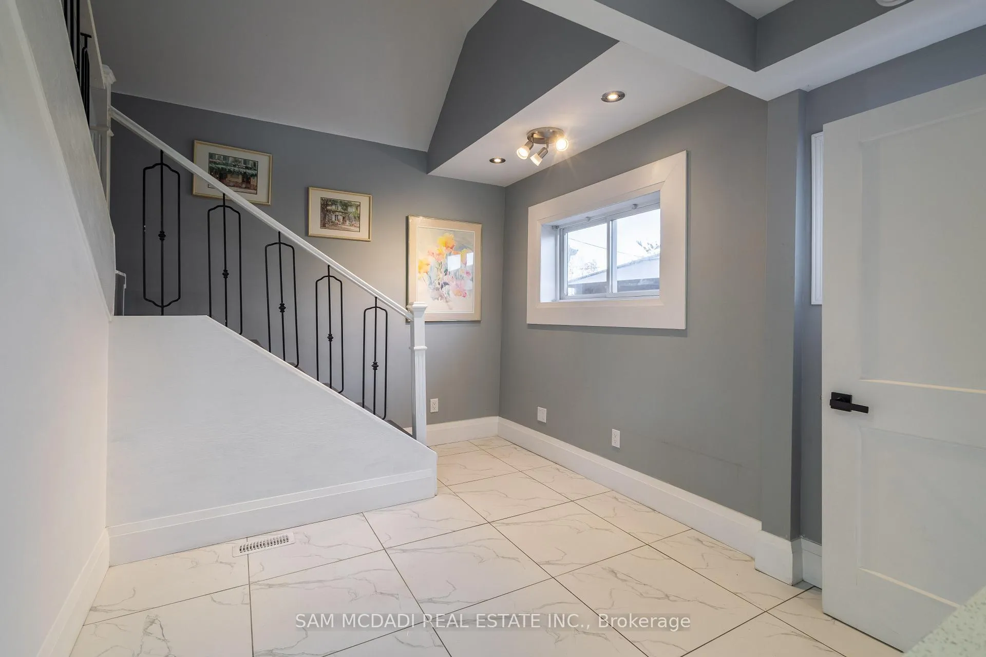 Photo 14 of 55 Allan Avenue, Hamilton, Homeside — HOMEH