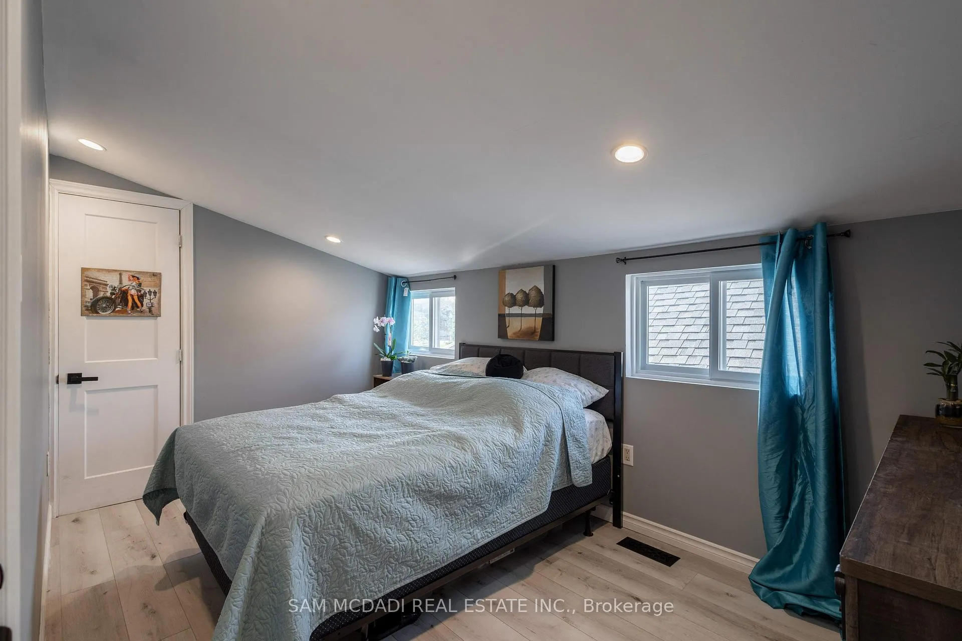 Photo 17 of 55 Allan Avenue, Hamilton, Homeside — HOMEH