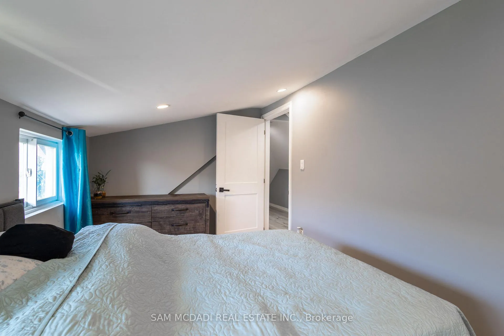 Photo 18 of 55 Allan Avenue, Hamilton, Homeside — HOMEH