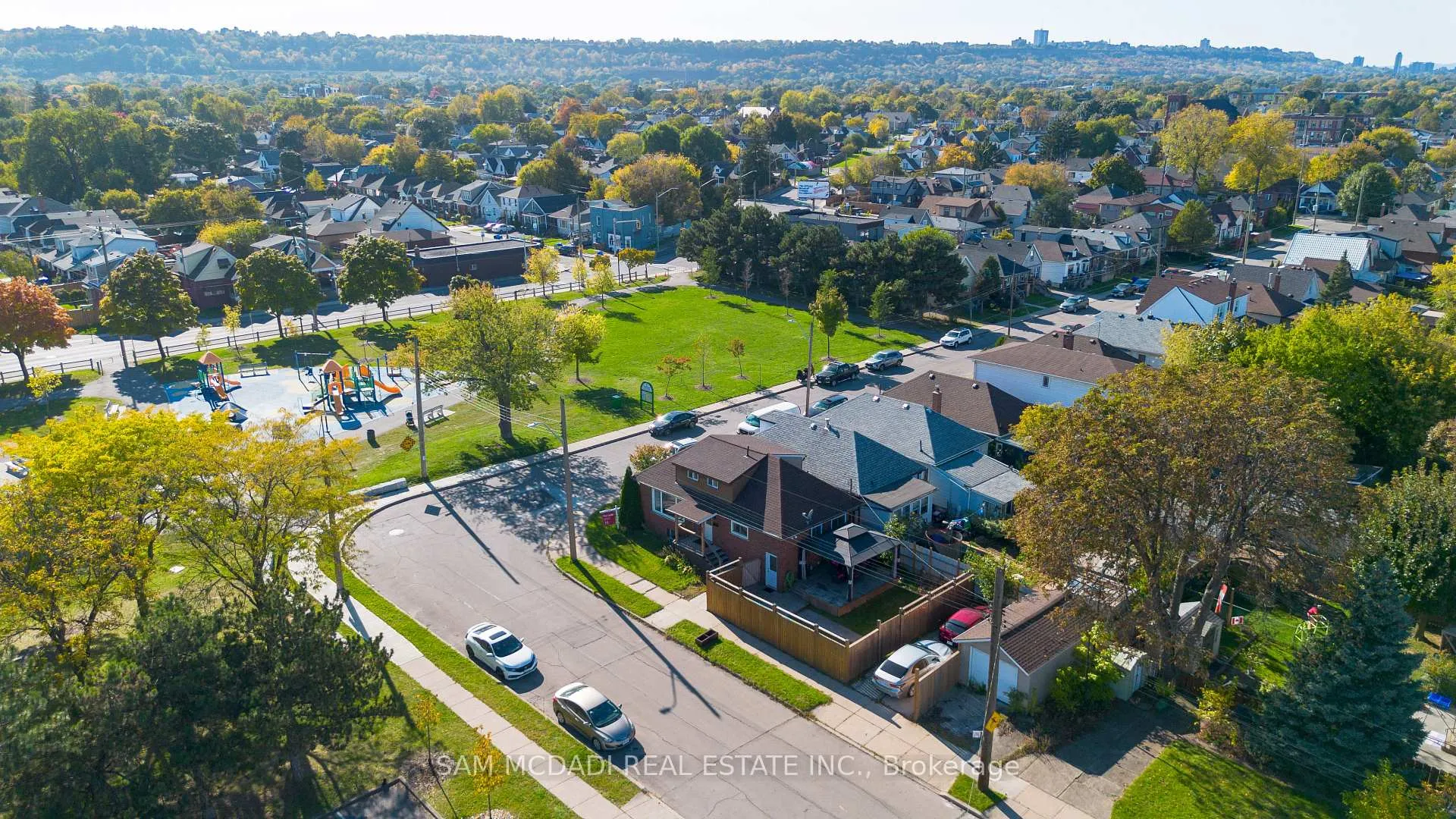 Photo 35 of 55 Allan Avenue, Hamilton, Homeside — HOMEH