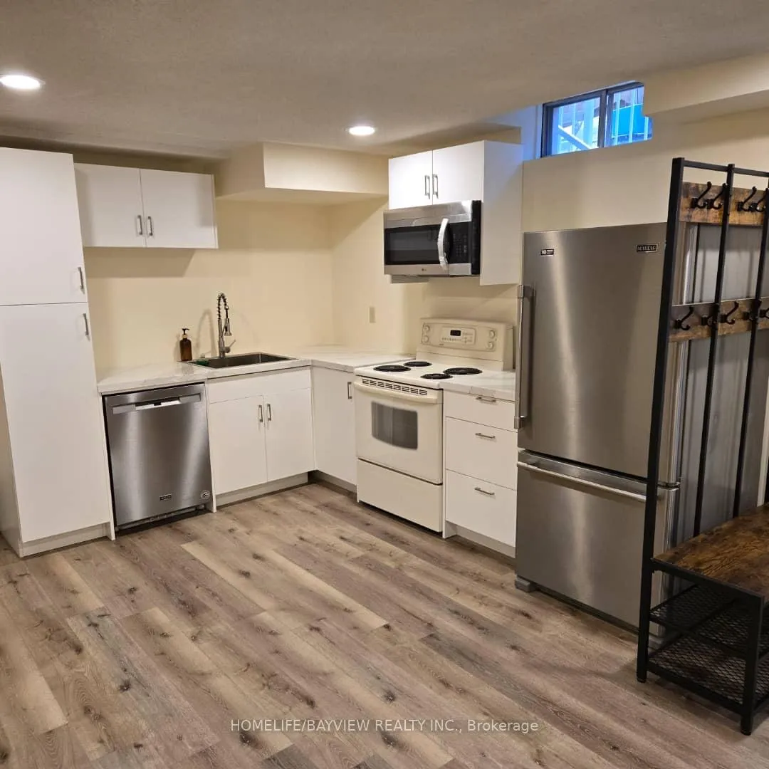 Photo 6 of 64 Brookshire Circle, Markham, Thornlea — HOMEH