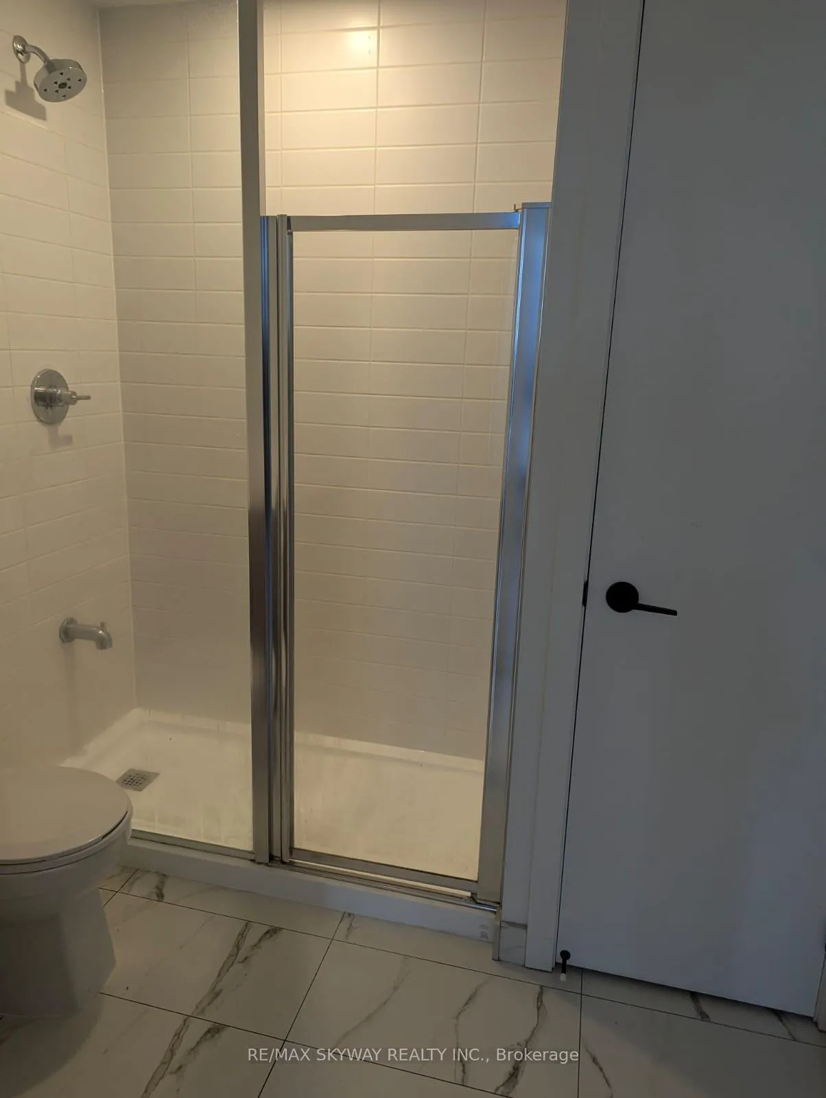 Photo 5 of Unit 203, 10 Lagerfeld Drive, Brampton, Northwest Brampton — HOMEH
