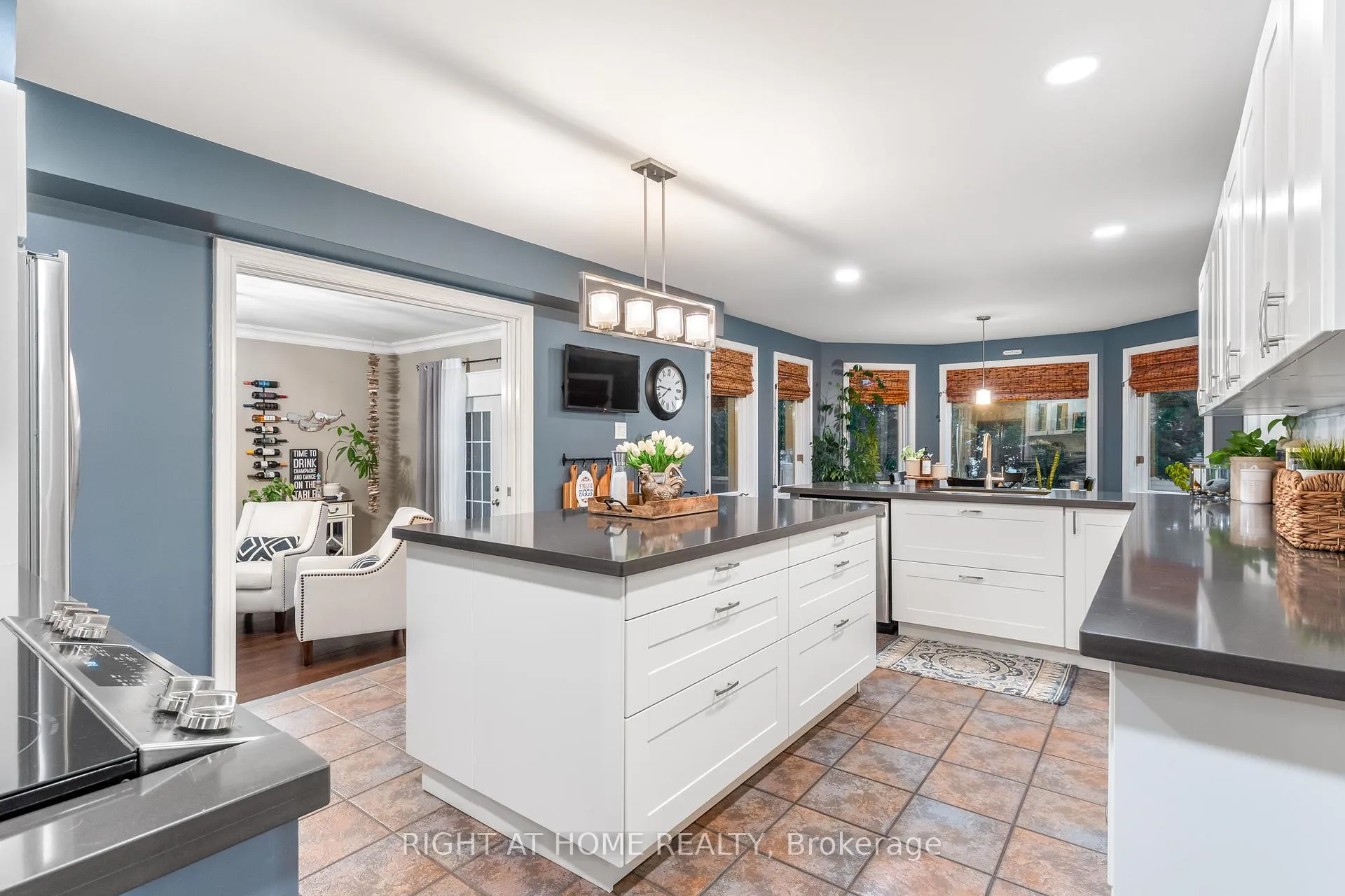 Photo 12 of 2255 Douglas Avenue, Innisfil, Alcona — HOMEH