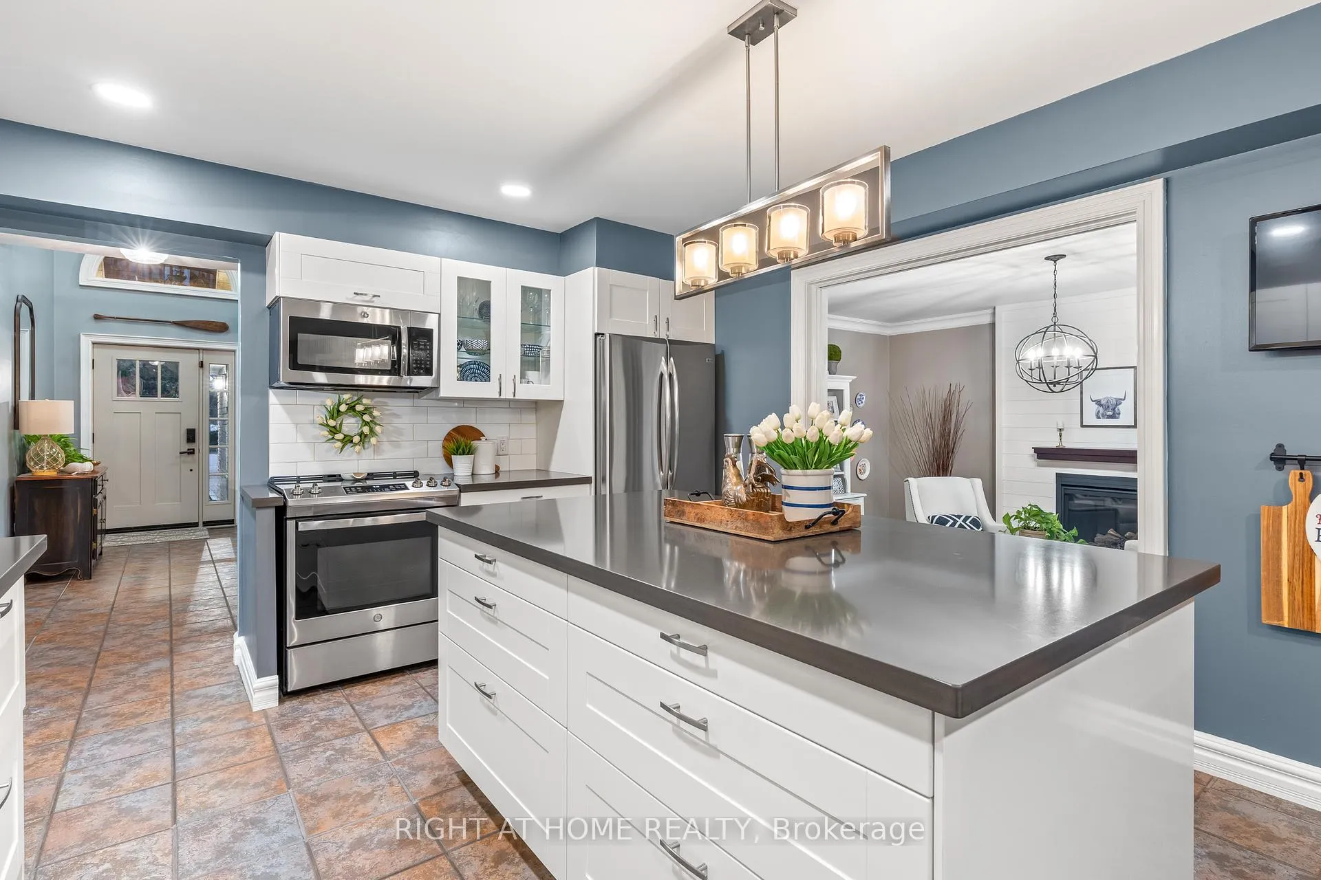 Photo 13 of 2255 Douglas Avenue, Innisfil, Alcona — HOMEH