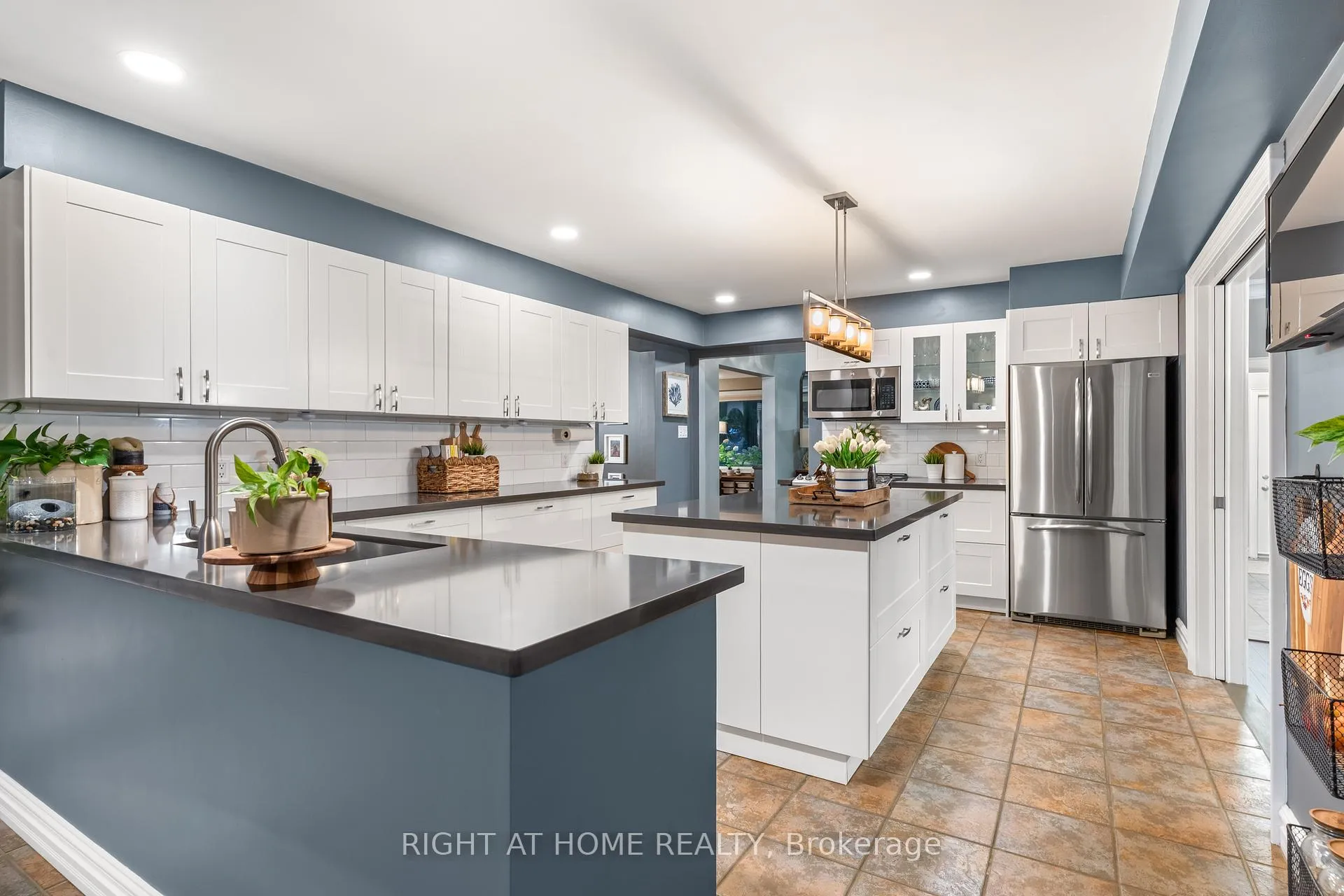 Photo 15 of 2255 Douglas Avenue, Innisfil, Alcona — HOMEH