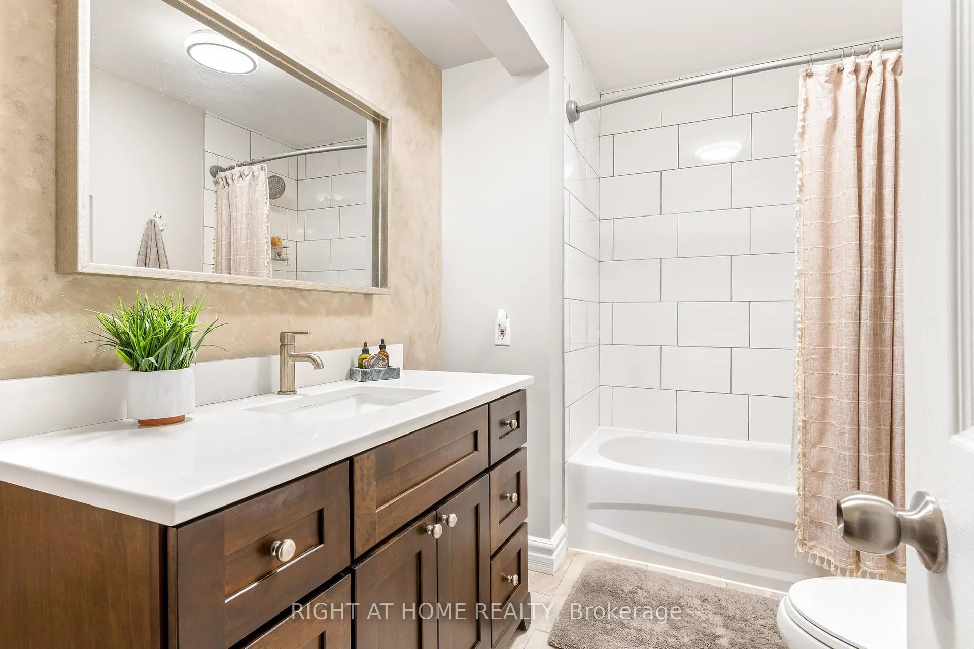 Photo 29 of 2255 Douglas Avenue, Innisfil, Alcona — HOMEH