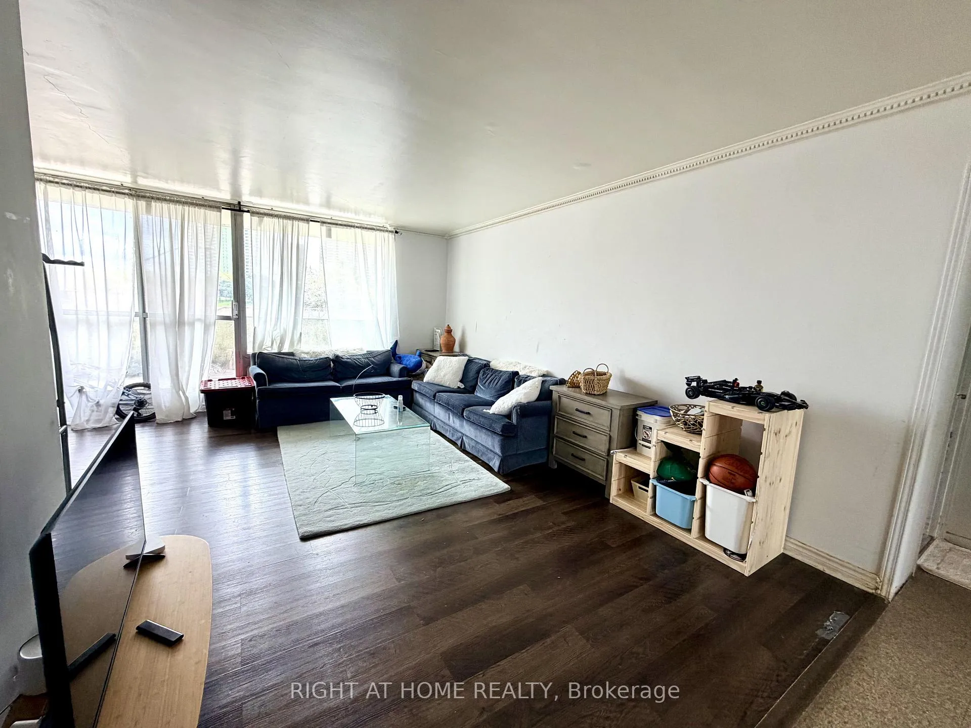 Photo 5 of Unit 106, 5 Massey Square, Toronto, Crescent Town — HOMEH