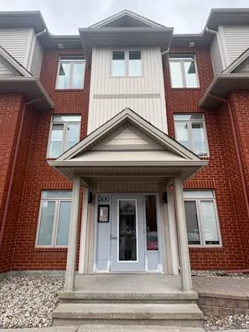 Photo 1 of Unit H, 300 Meilleur Private, Ottawa, Vanier — HOMEH