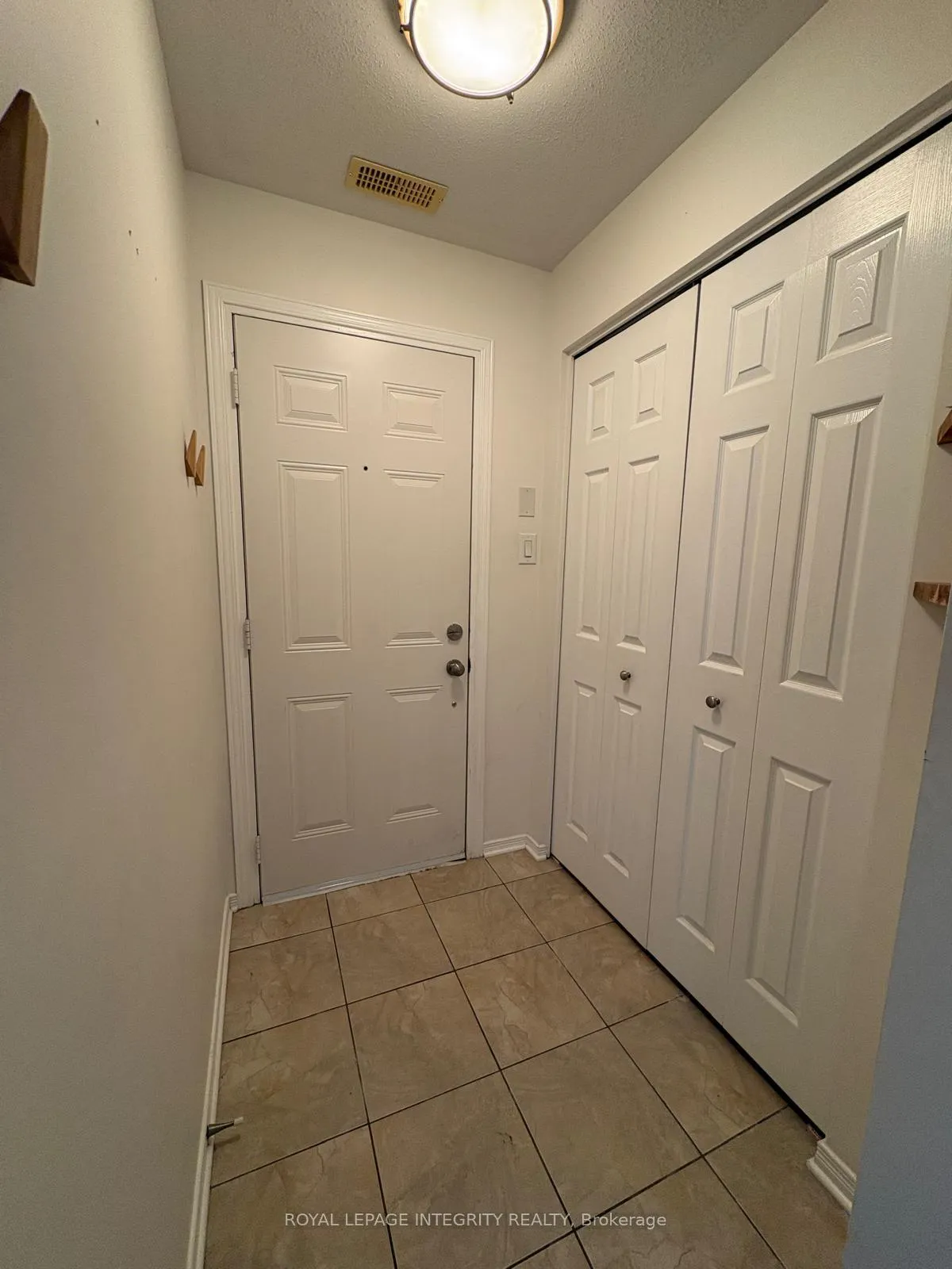 Photo 2 of Unit H, 300 Meilleur Private, Ottawa, Vanier — HOMEH