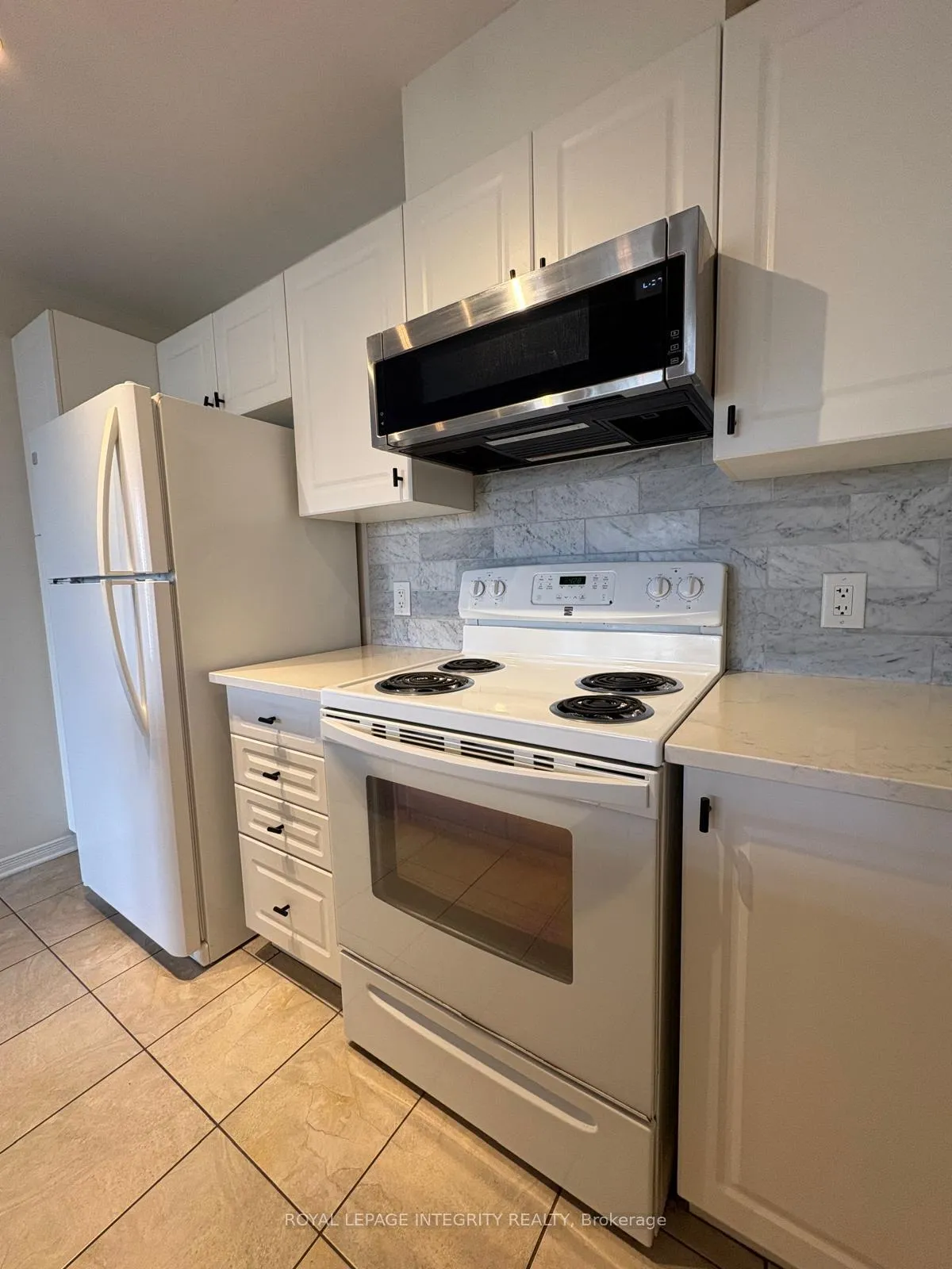 Photo 9 of Unit H, 300 Meilleur Private, Ottawa, Vanier — HOMEH