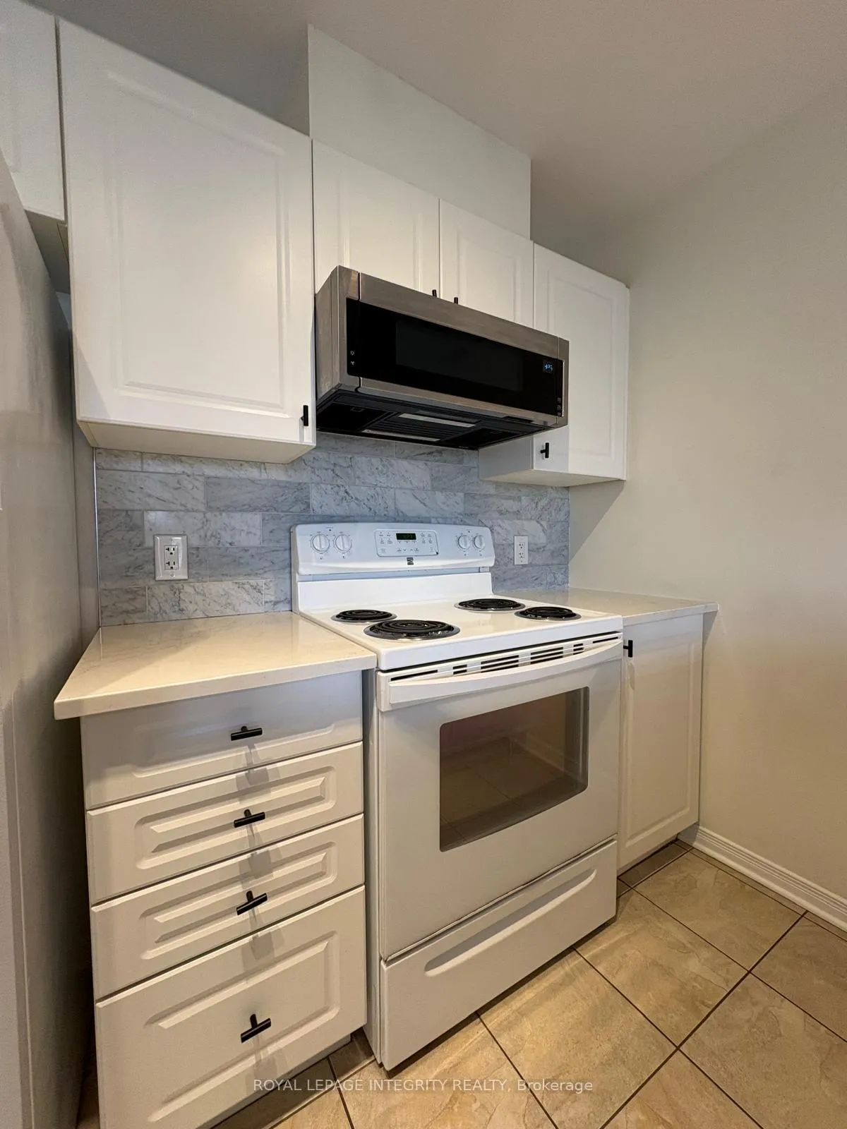 Photo 10 of Unit H, 300 Meilleur Private, Ottawa, Vanier — HOMEH