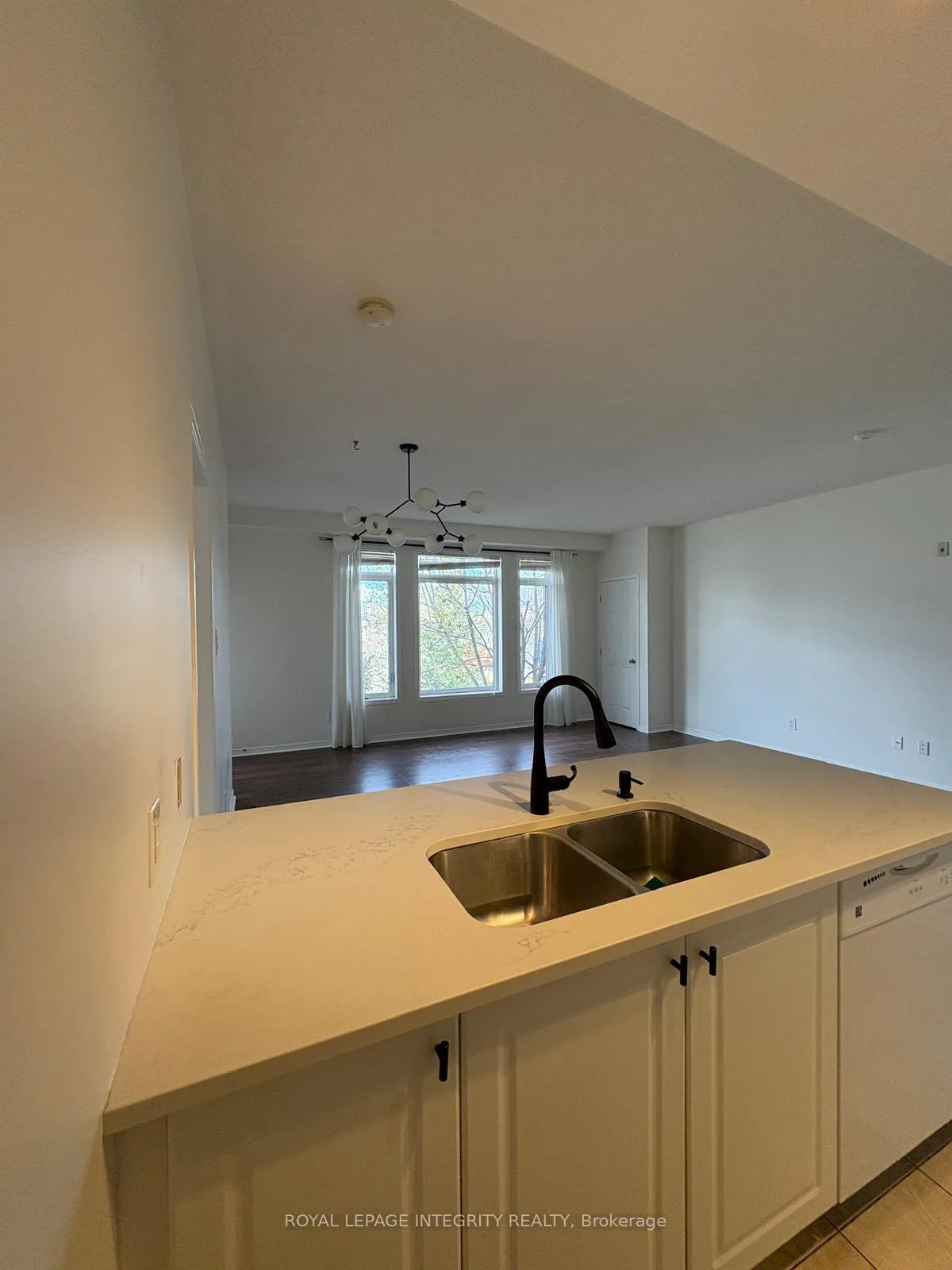 Photo 11 of Unit H, 300 Meilleur Private, Ottawa, Vanier — HOMEH