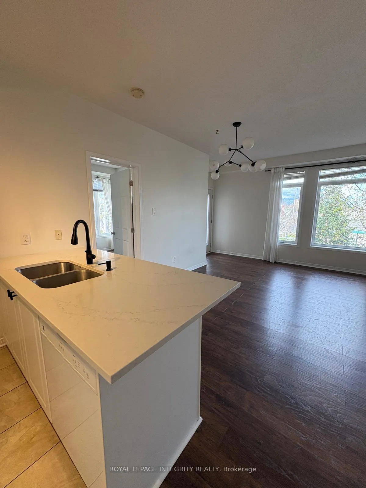 Photo 12 of Unit H, 300 Meilleur Private, Ottawa, Vanier — HOMEH