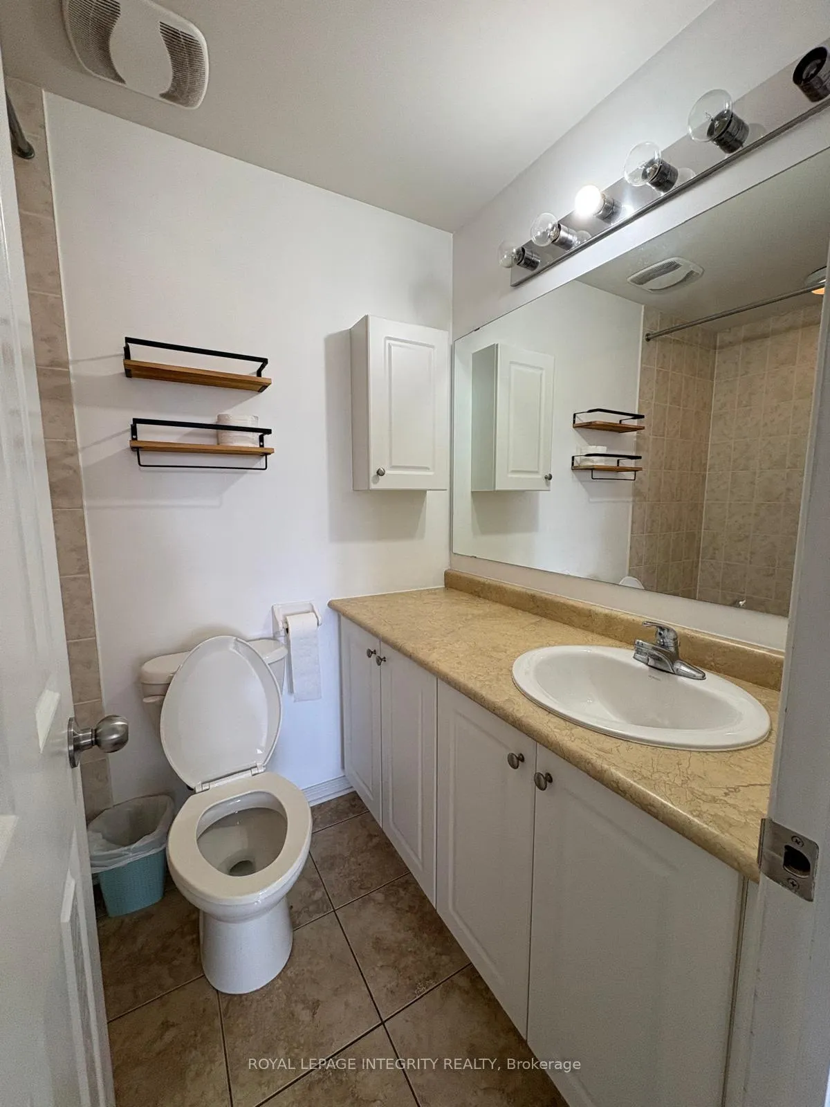 Photo 16 of Unit H, 300 Meilleur Private, Ottawa, Vanier — HOMEH