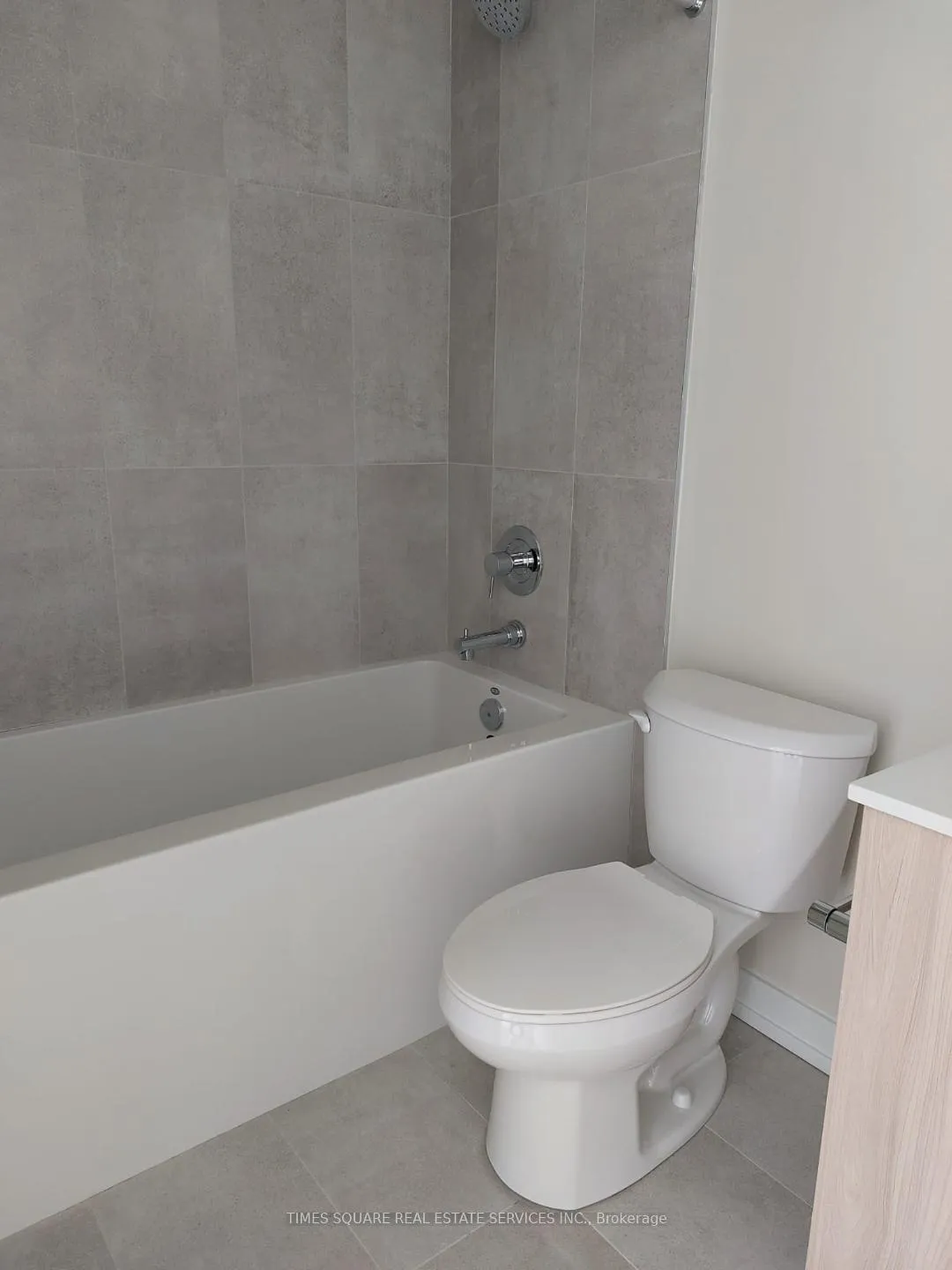 Photo 12 of Unit H302, 8 Walder Lane, Richmond Hill, Rural Richmond Hill — HOMEH
