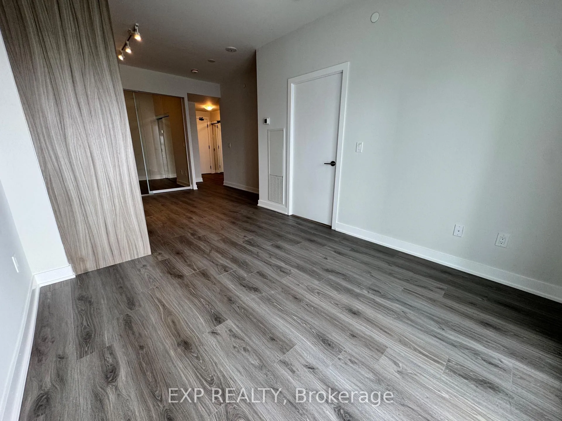 Photo 7 of Unit 1909, 430 Square One Drive, Mississauga, City Centre — HOMEH
