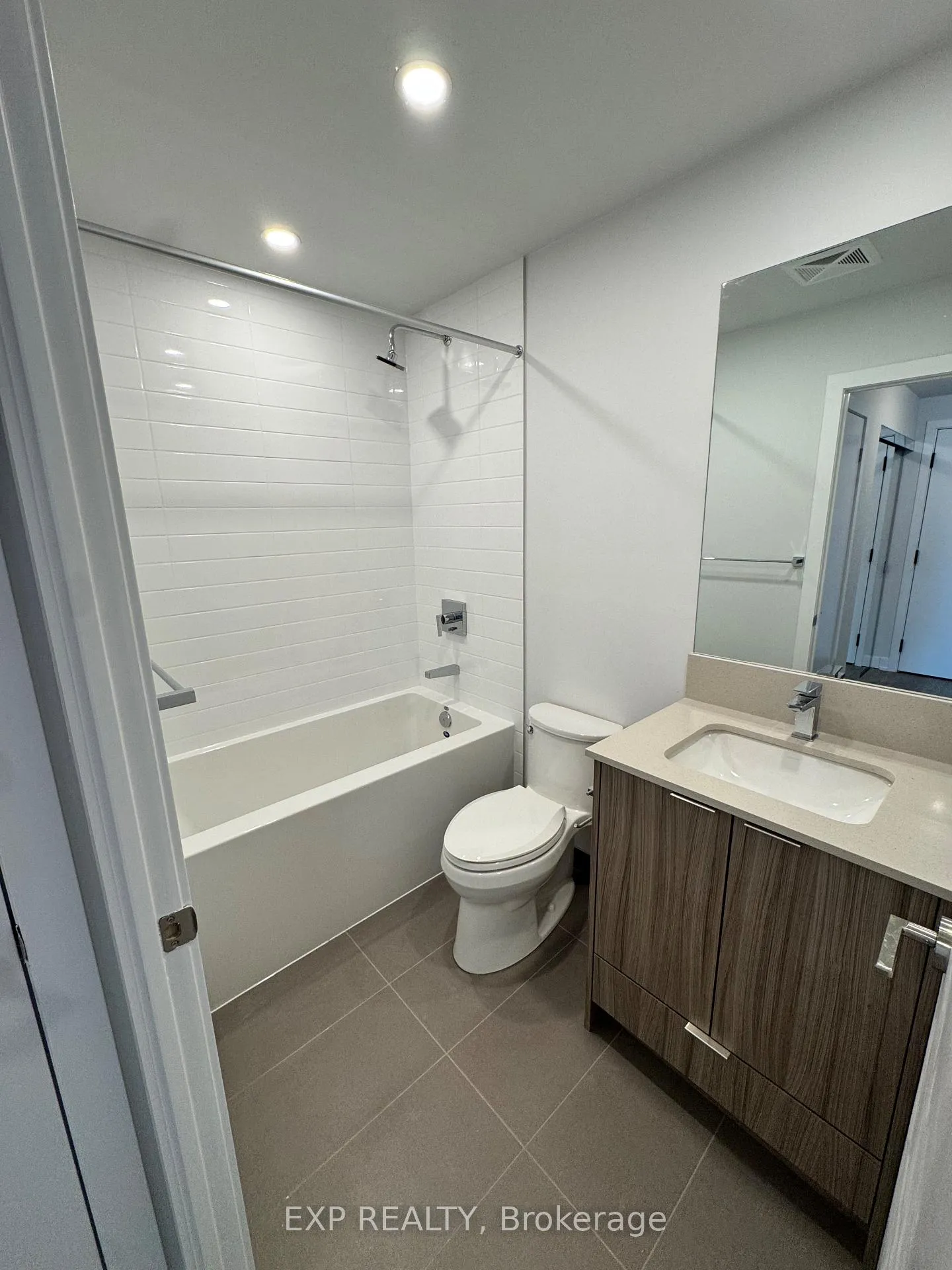 Photo 8 of Unit 1909, 430 Square One Drive, Mississauga, City Centre — HOMEH