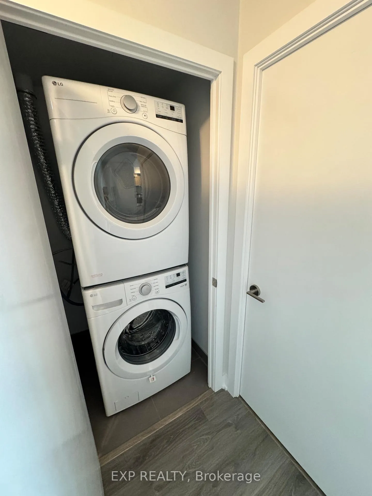 Photo 14 of Unit 1909, 430 Square One Drive, Mississauga, City Centre — HOMEH