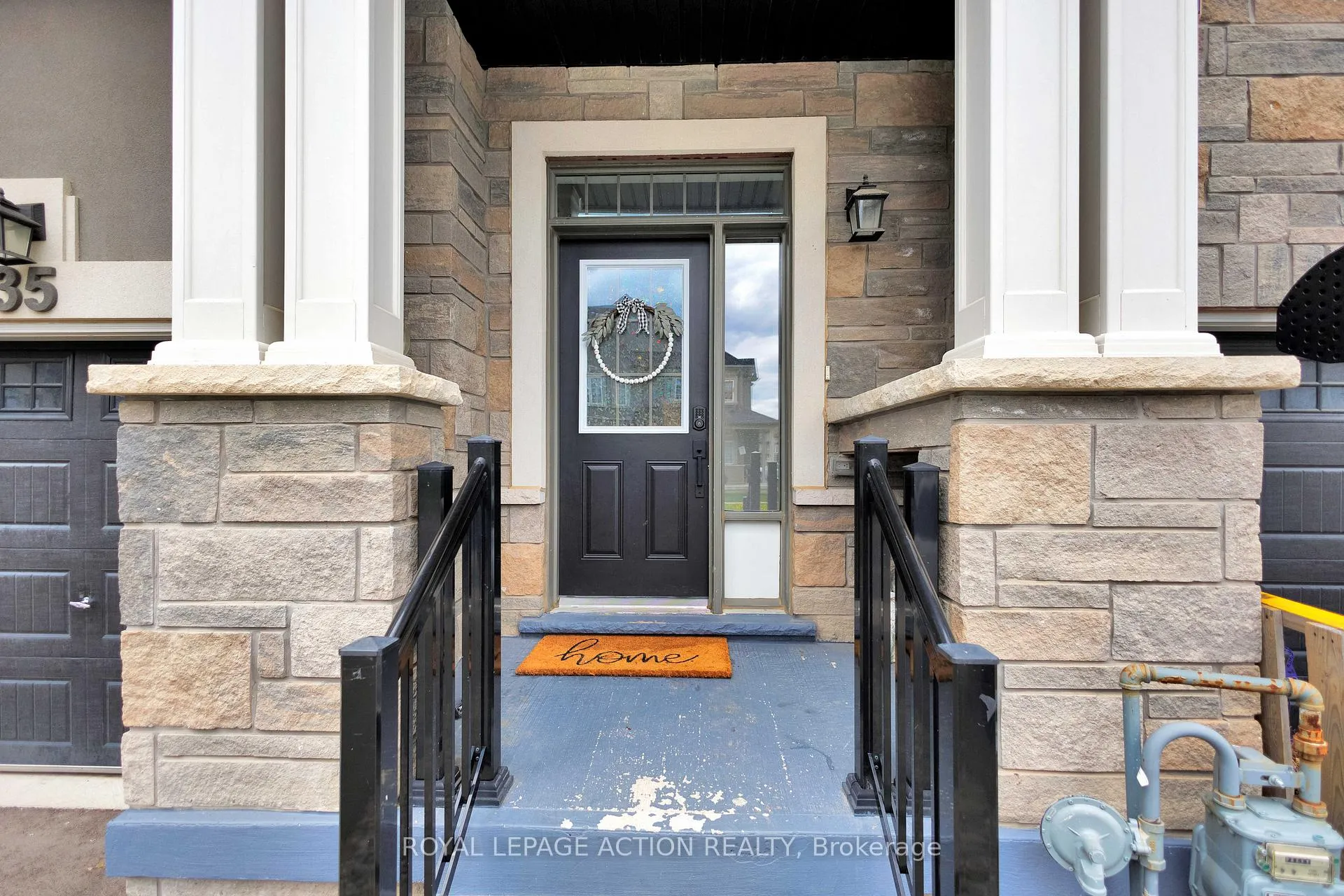 Photo 2 of 35 Bilanski Farm Road, Brantford — HOMEH